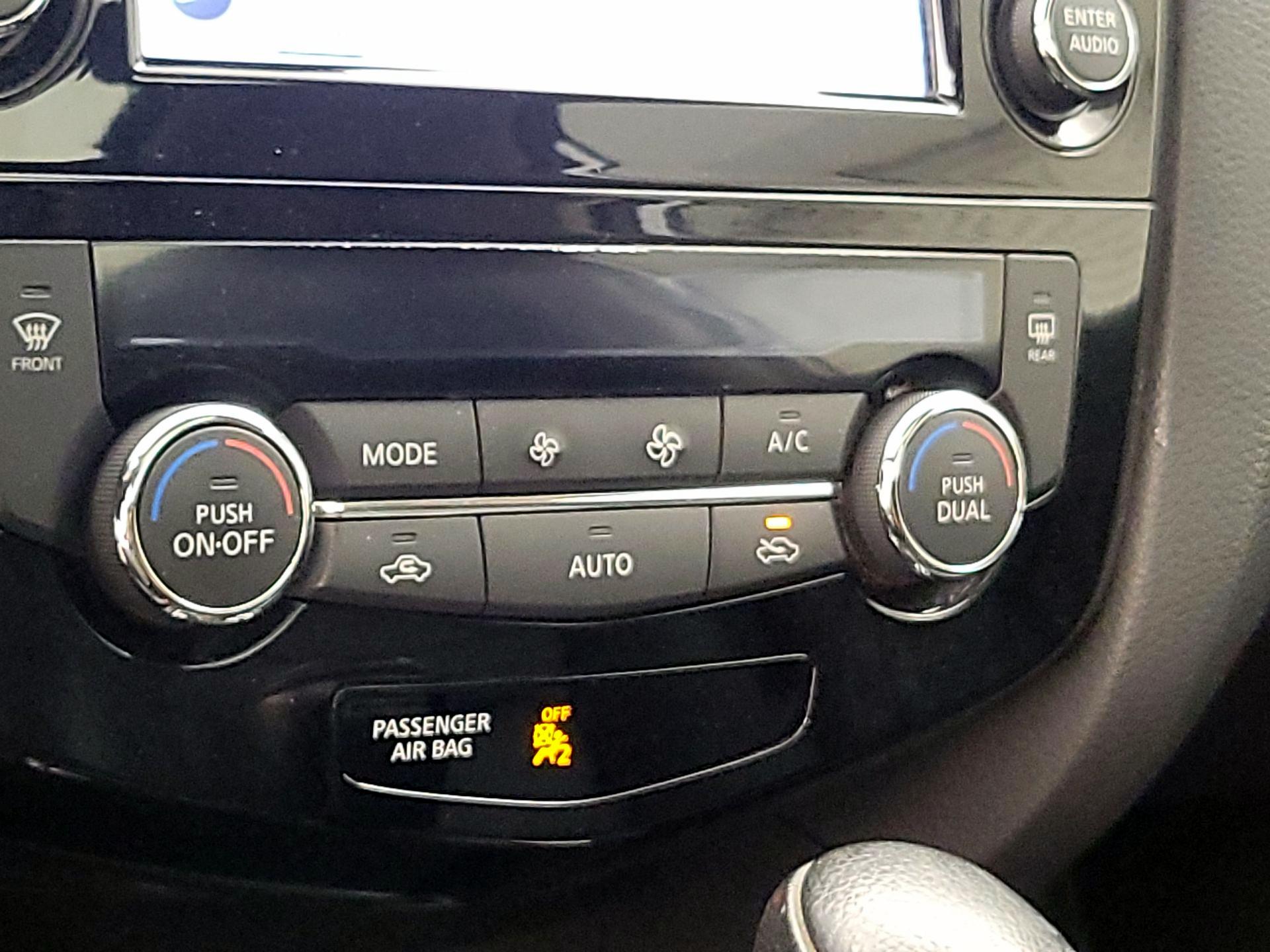 Thumbnail: 2015 Nissan Rogue - 16