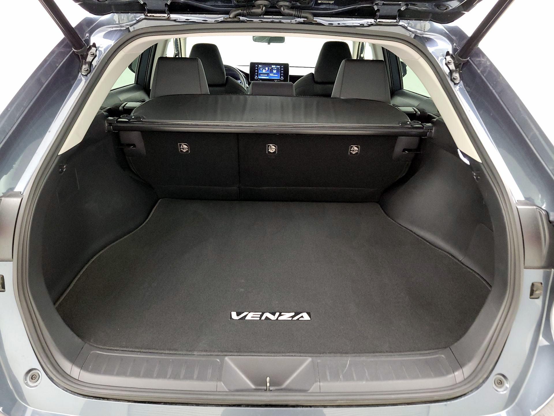 Thumbnail: 2021 Toyota Venza - 16