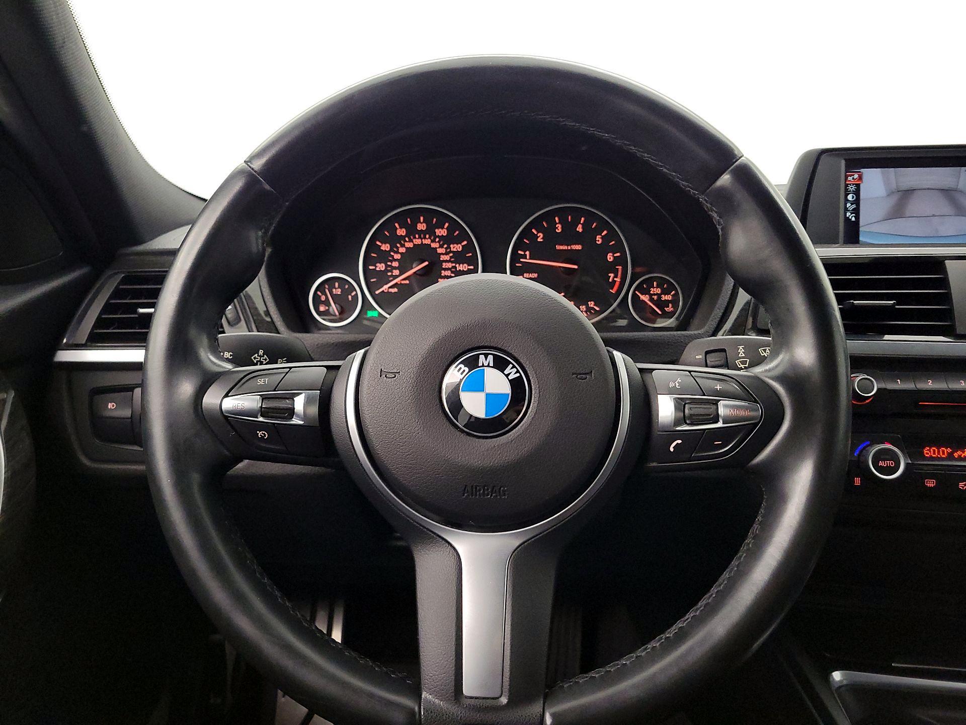 Thumbnail: 2015 BMW 3 Series - 10
