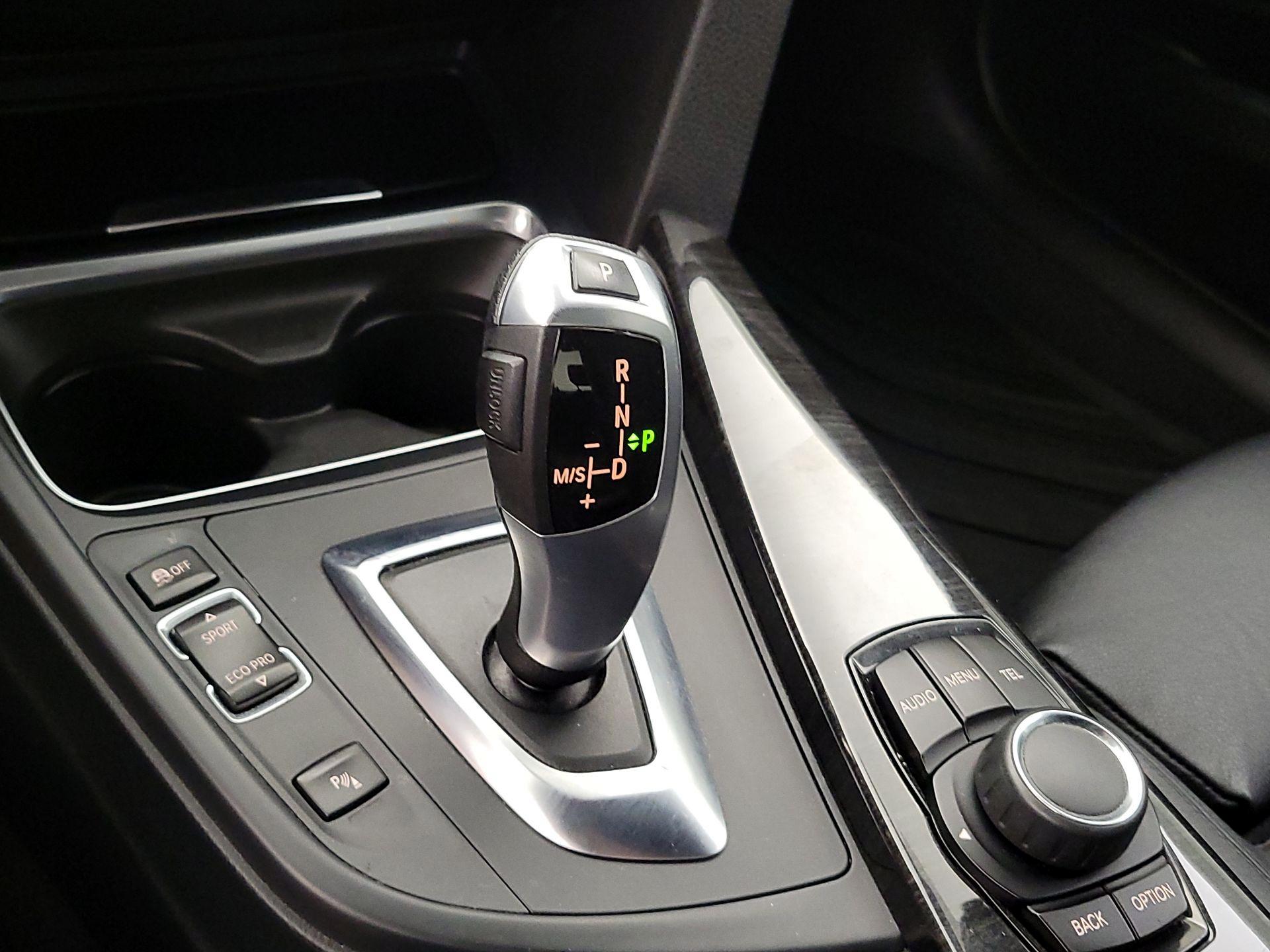 Thumbnail: 2015 BMW 3 Series - 17