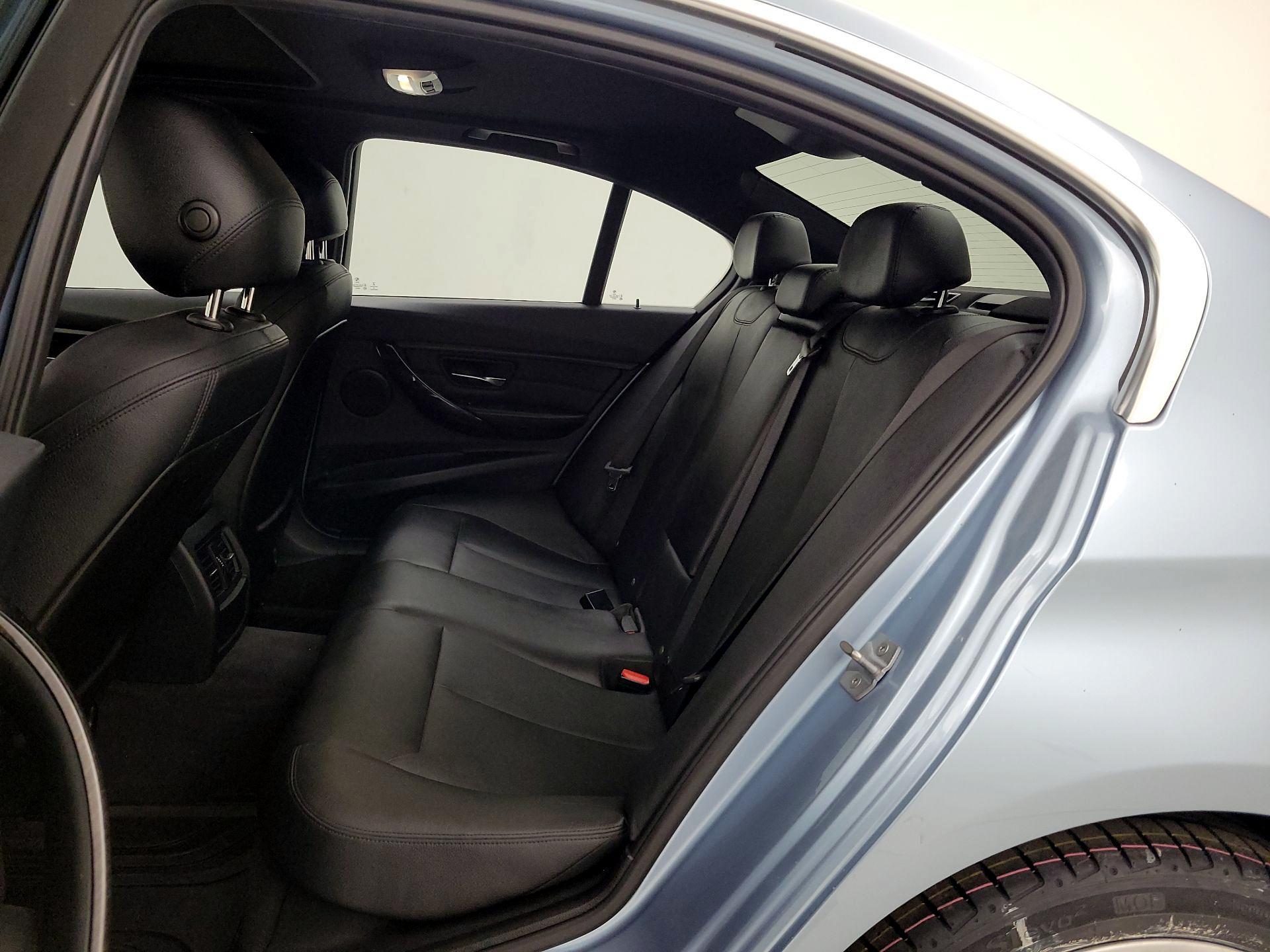 Thumbnail: 2015 BMW 3 Series - 19