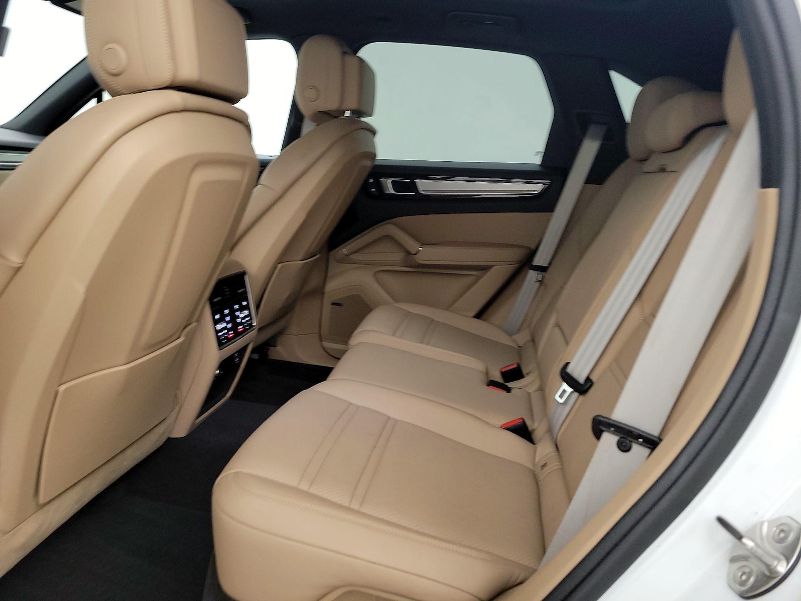 2022 Porsche Cayenne Platinum Edition - Photo 17