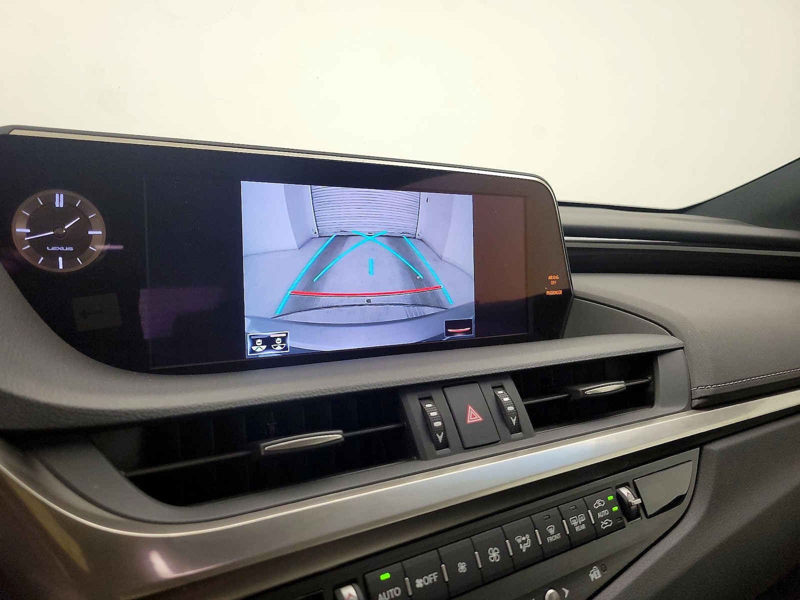 2021 Lexus ES Hybrid 300h - Photo 16