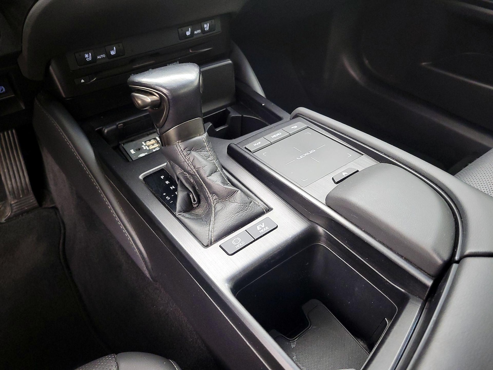 2021 Lexus ES Hybrid 300h - Photo 19