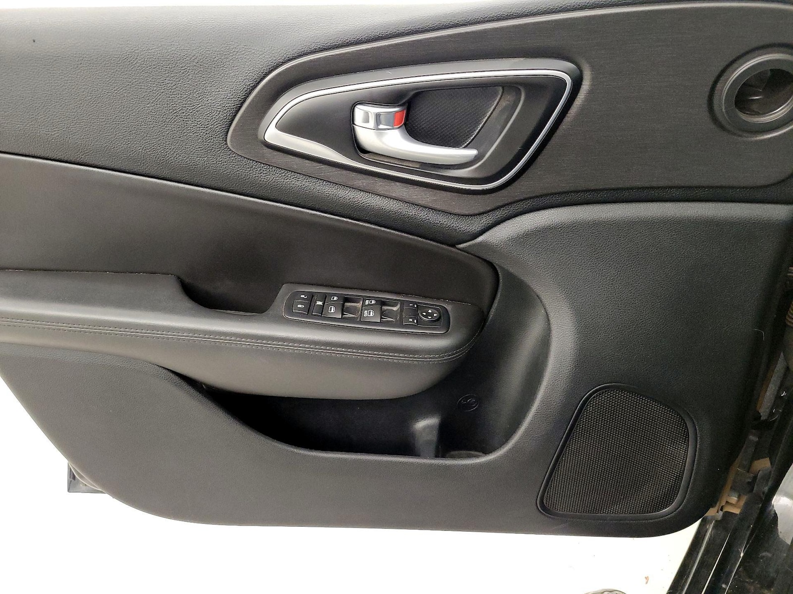 2017 Chrysler 200 Limited - Photo 13