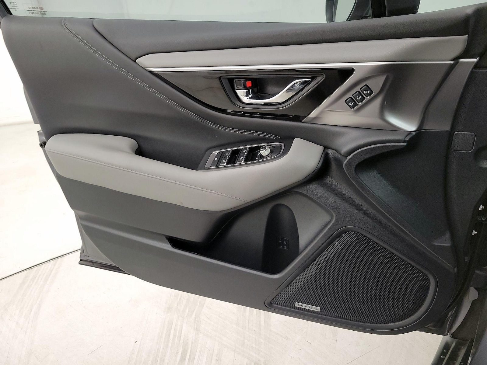 2021 Subaru Outback Limited - Photo 13