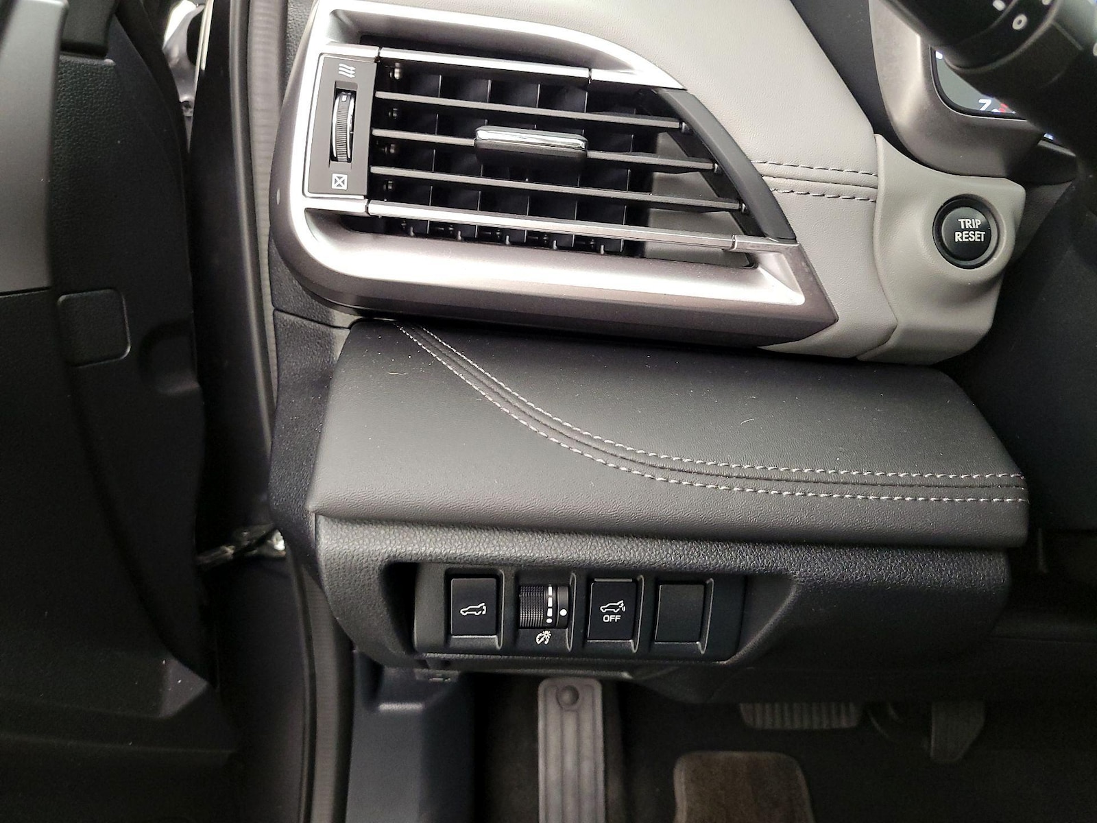 2021 Subaru Outback Limited - Photo 14