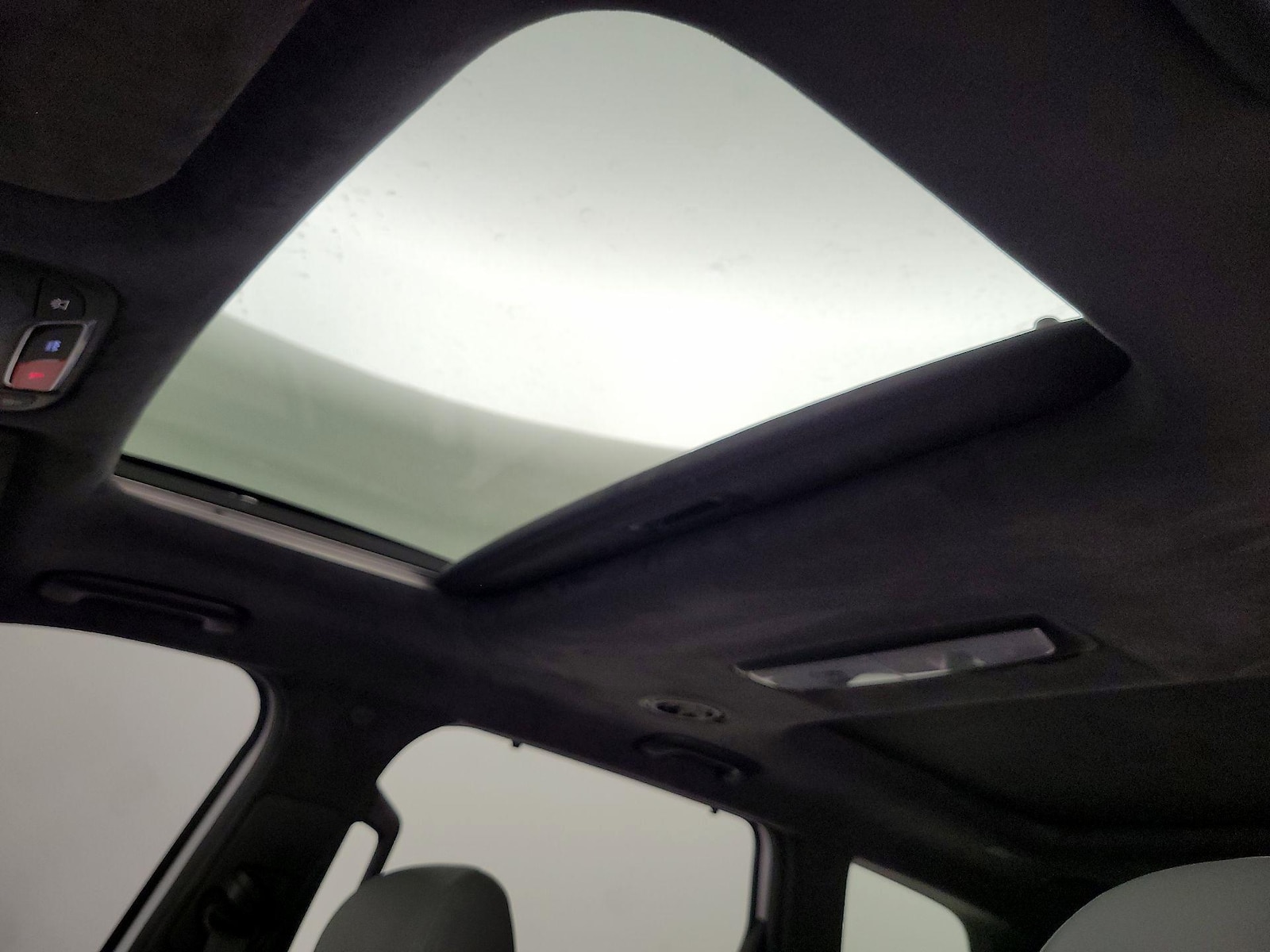Sunroof(s) & Skylight(s)