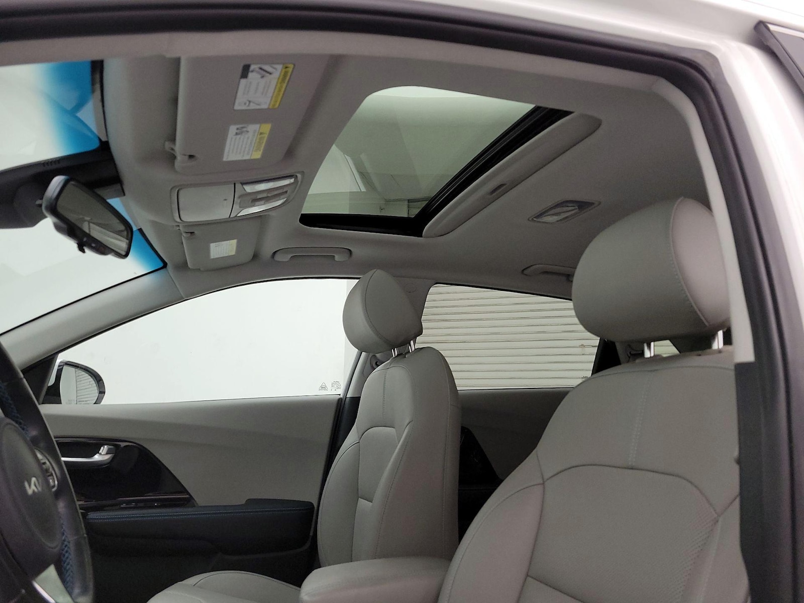 Sunroof(s) & Overhead Airbags