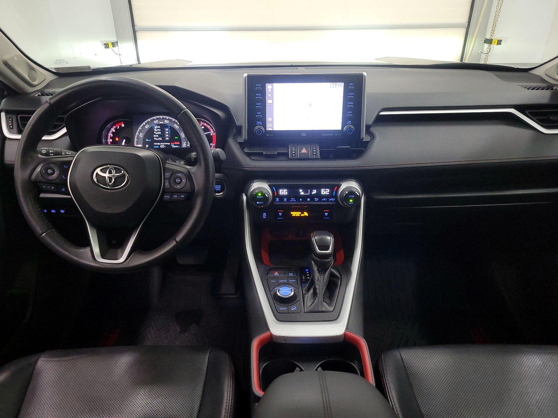 Thumbnail: 2021 Toyota RAV4 - 9