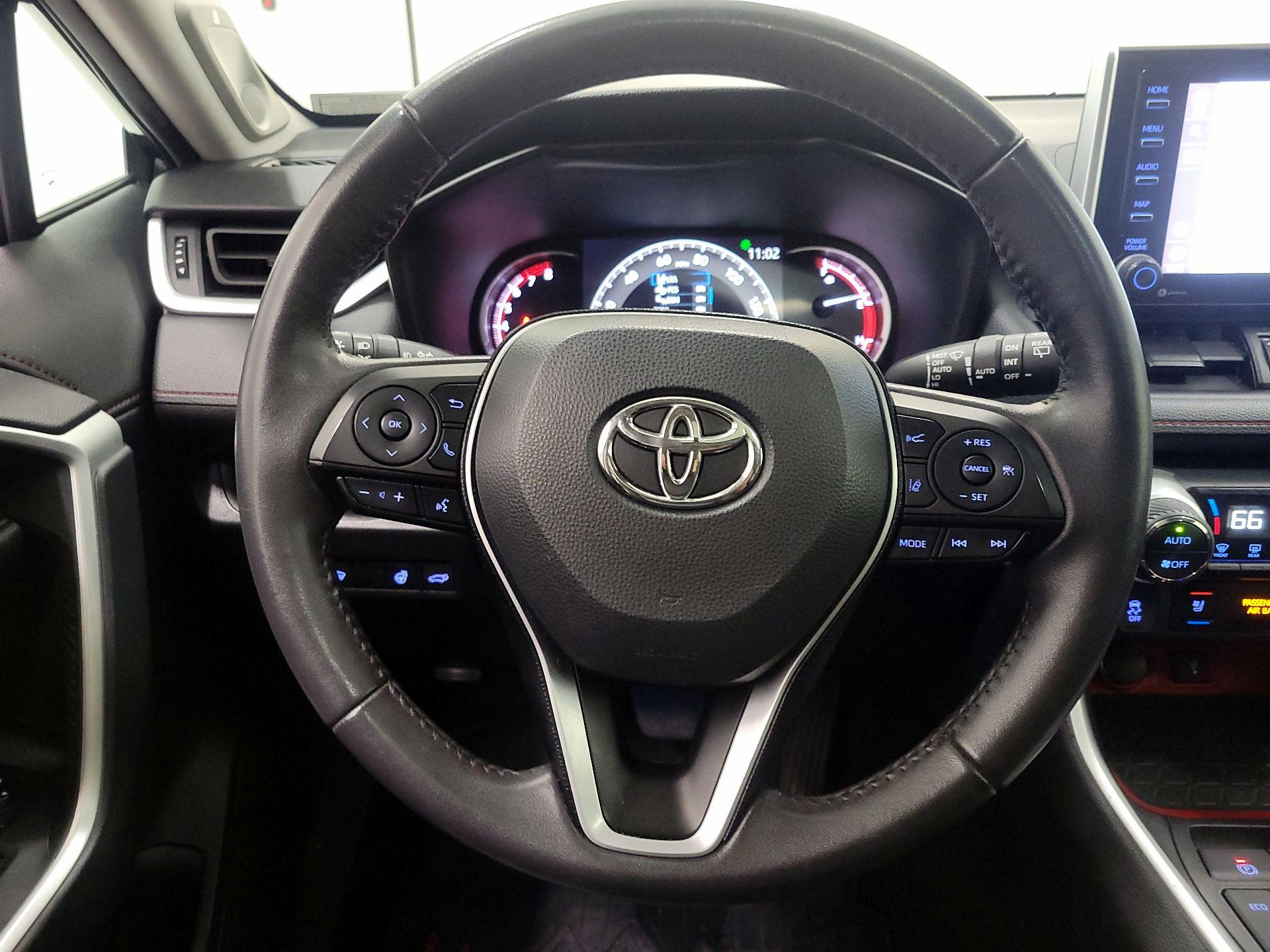 Thumbnail: 2021 Toyota RAV4 - 10