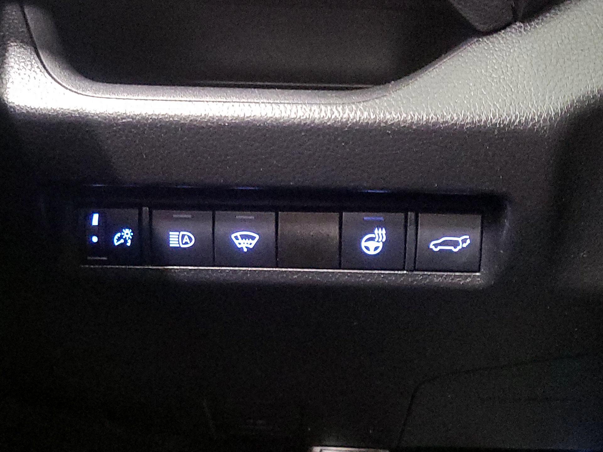 Thumbnail: 2021 Toyota RAV4 - 13