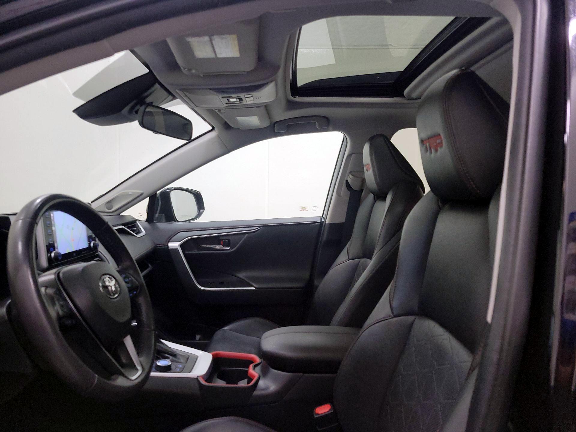 Thumbnail: 2021 Toyota RAV4 - 20