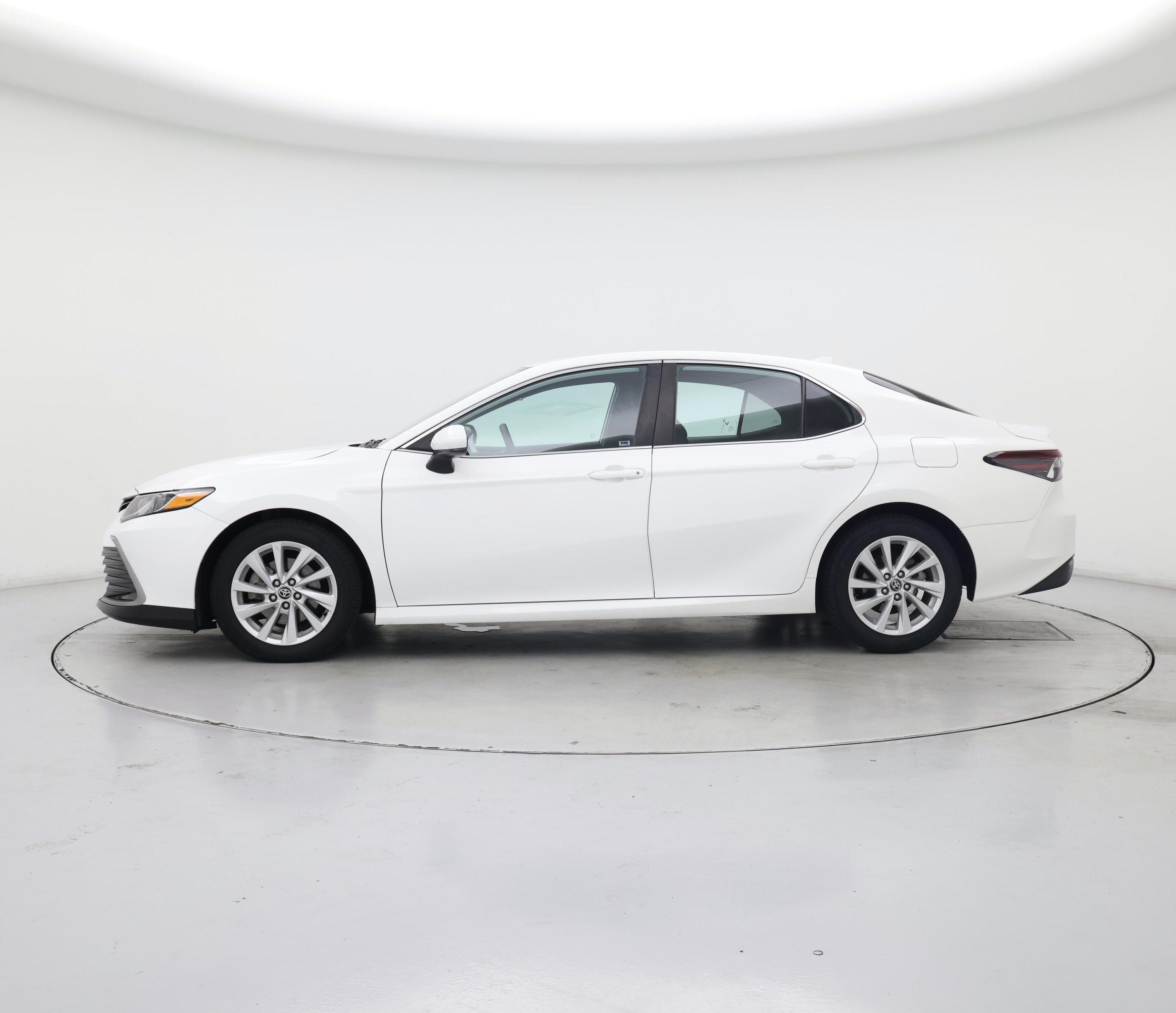 Thumbnail: 2022 Toyota Camry - 3