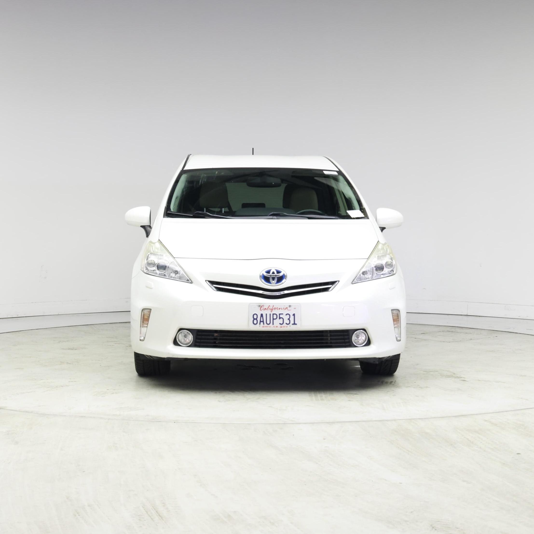 Thumbnail: 2014 Toyota Prius v - 5