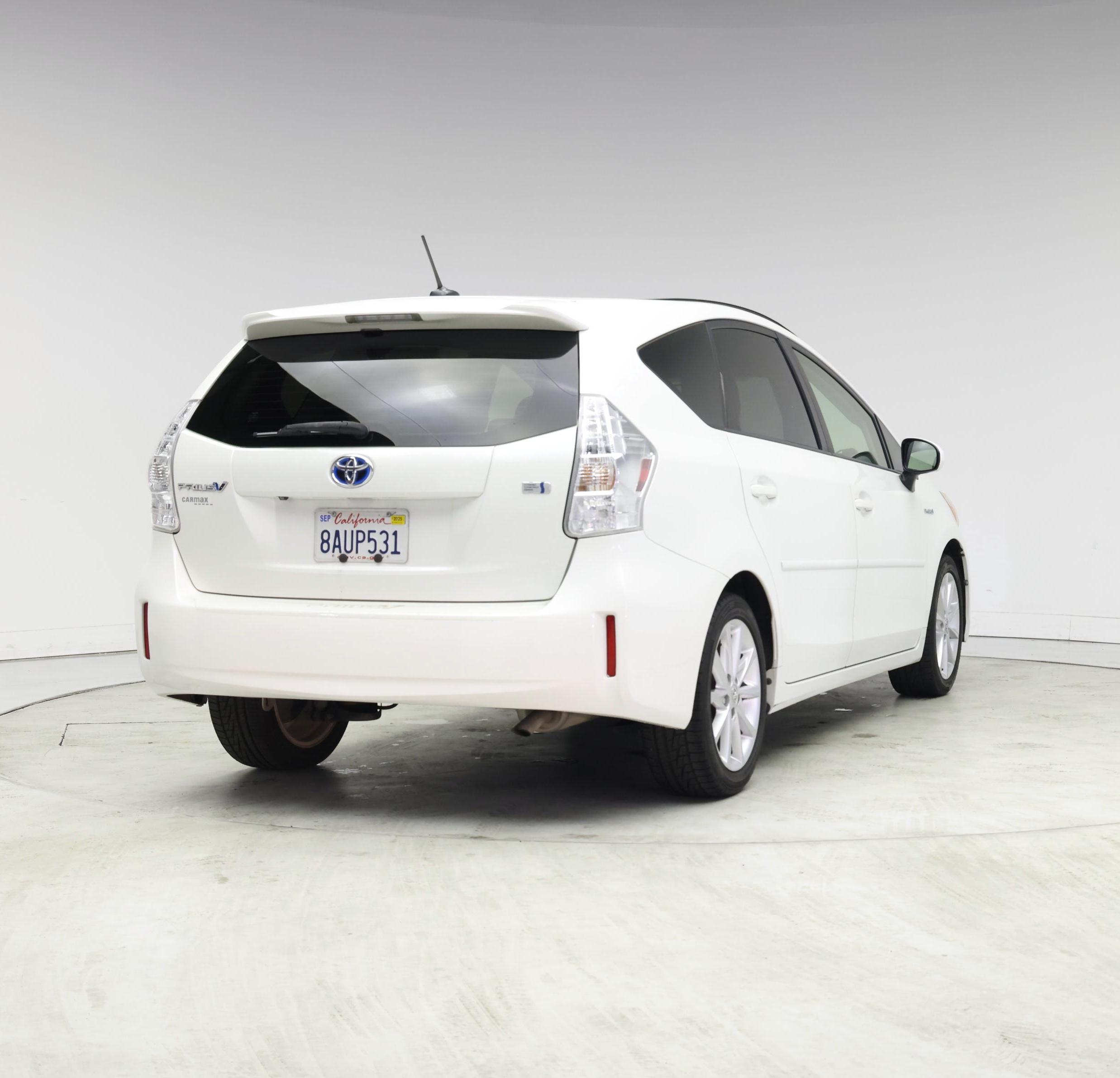 Thumbnail: 2014 Toyota Prius v - 8
