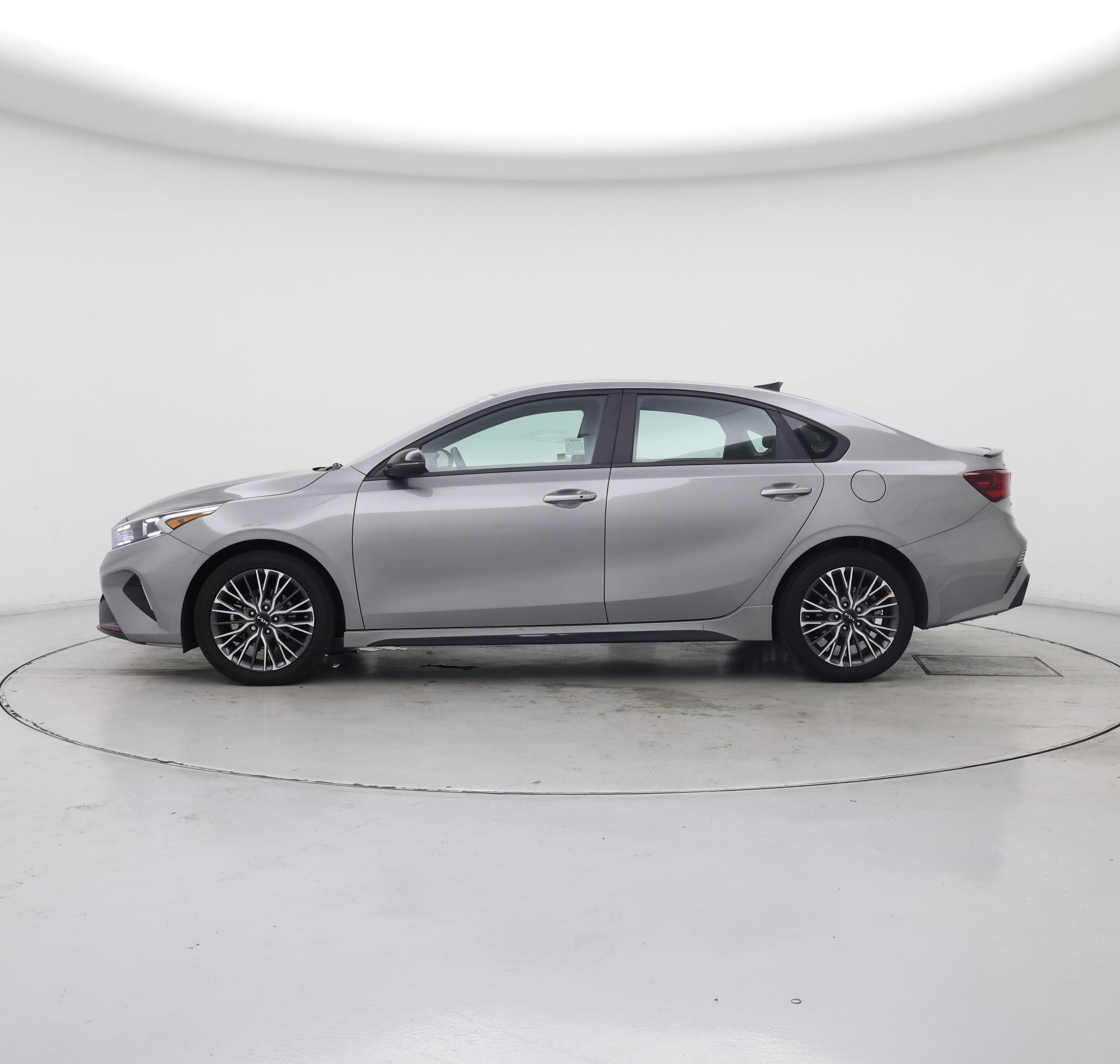 Thumbnail: 2024 Kia Forte - 3