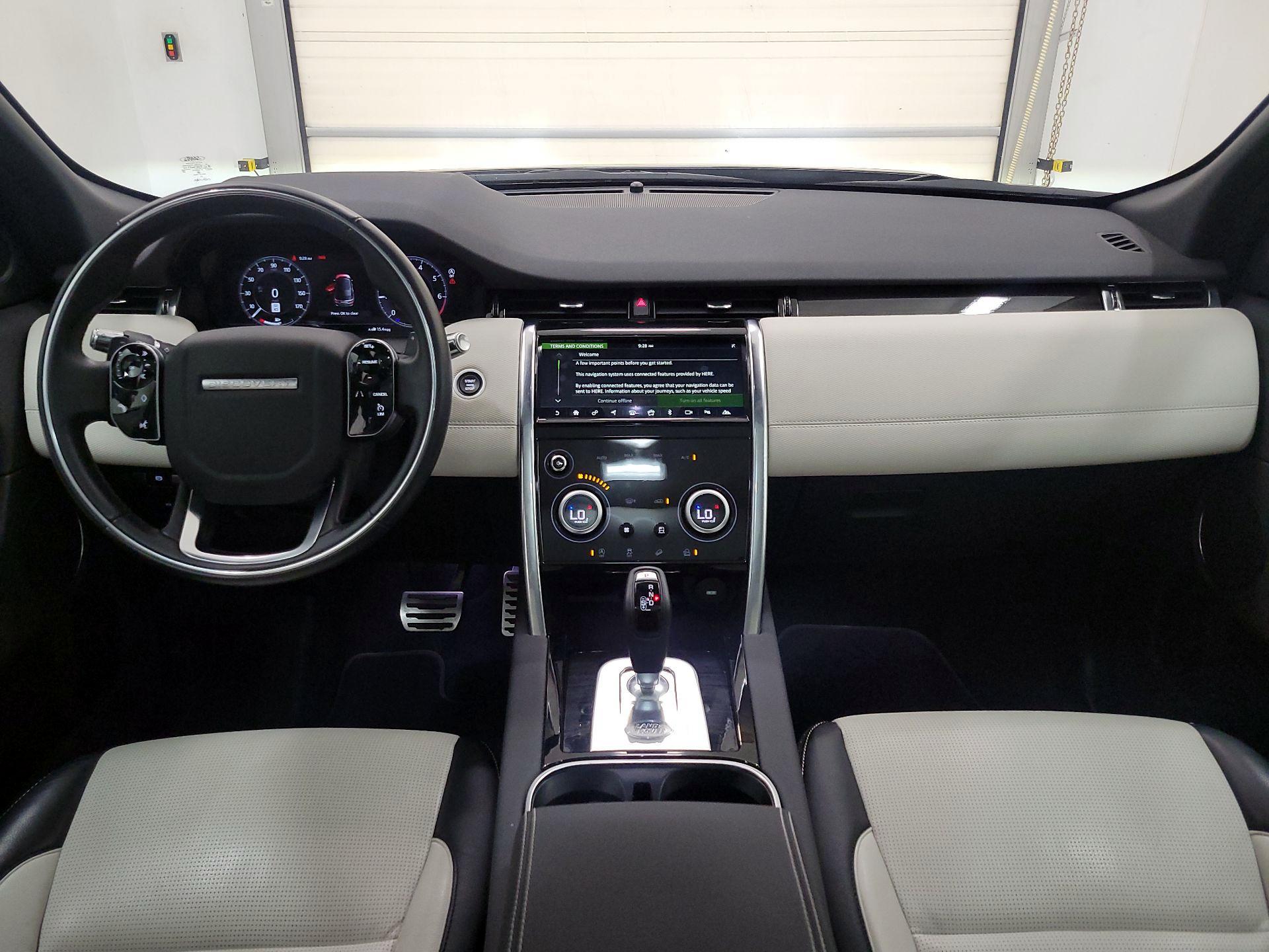 Thumbnail: 2020 Land Rover Discovery Sport - 9