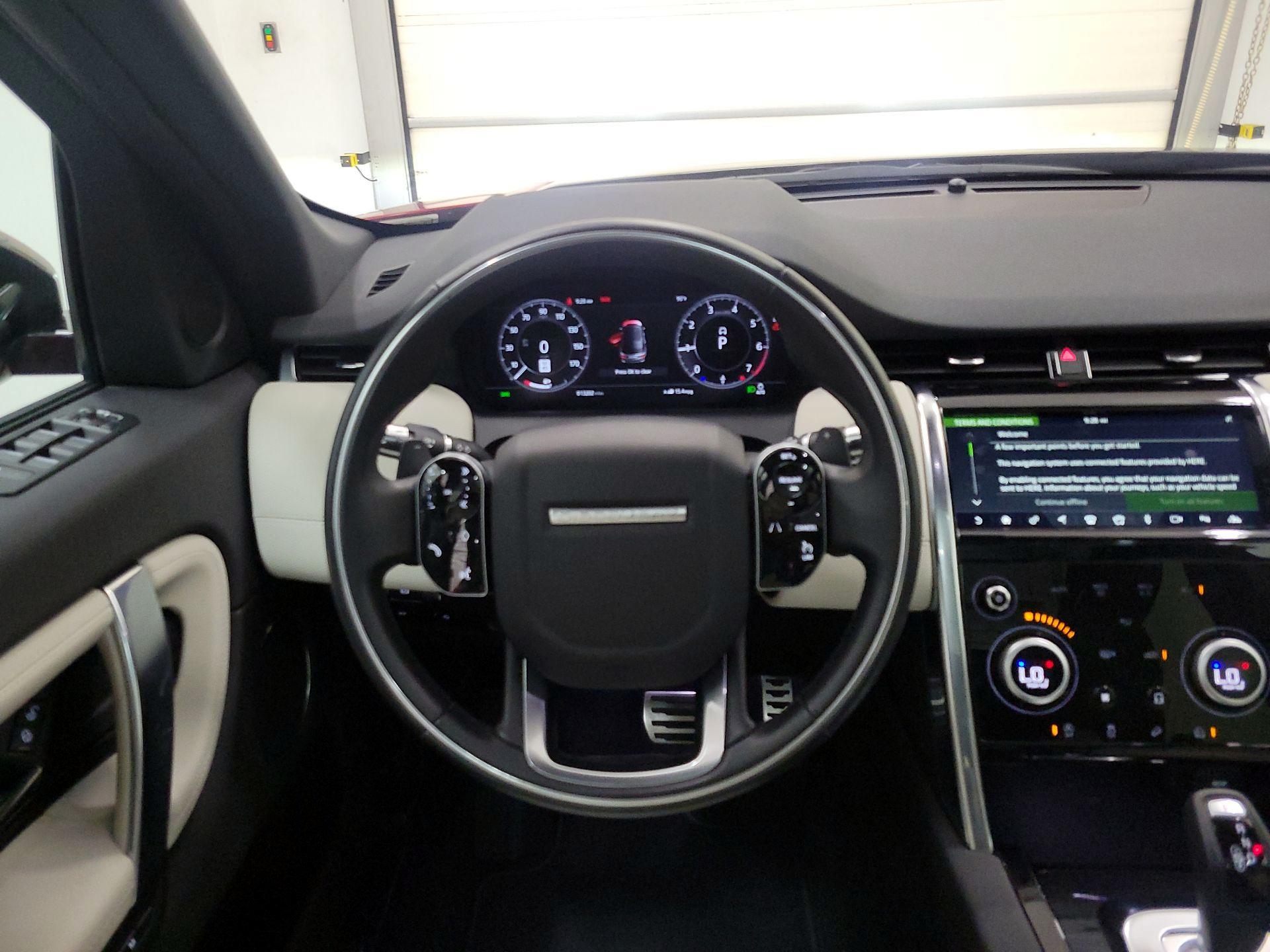 Thumbnail: 2020 Land Rover Discovery Sport - 10
