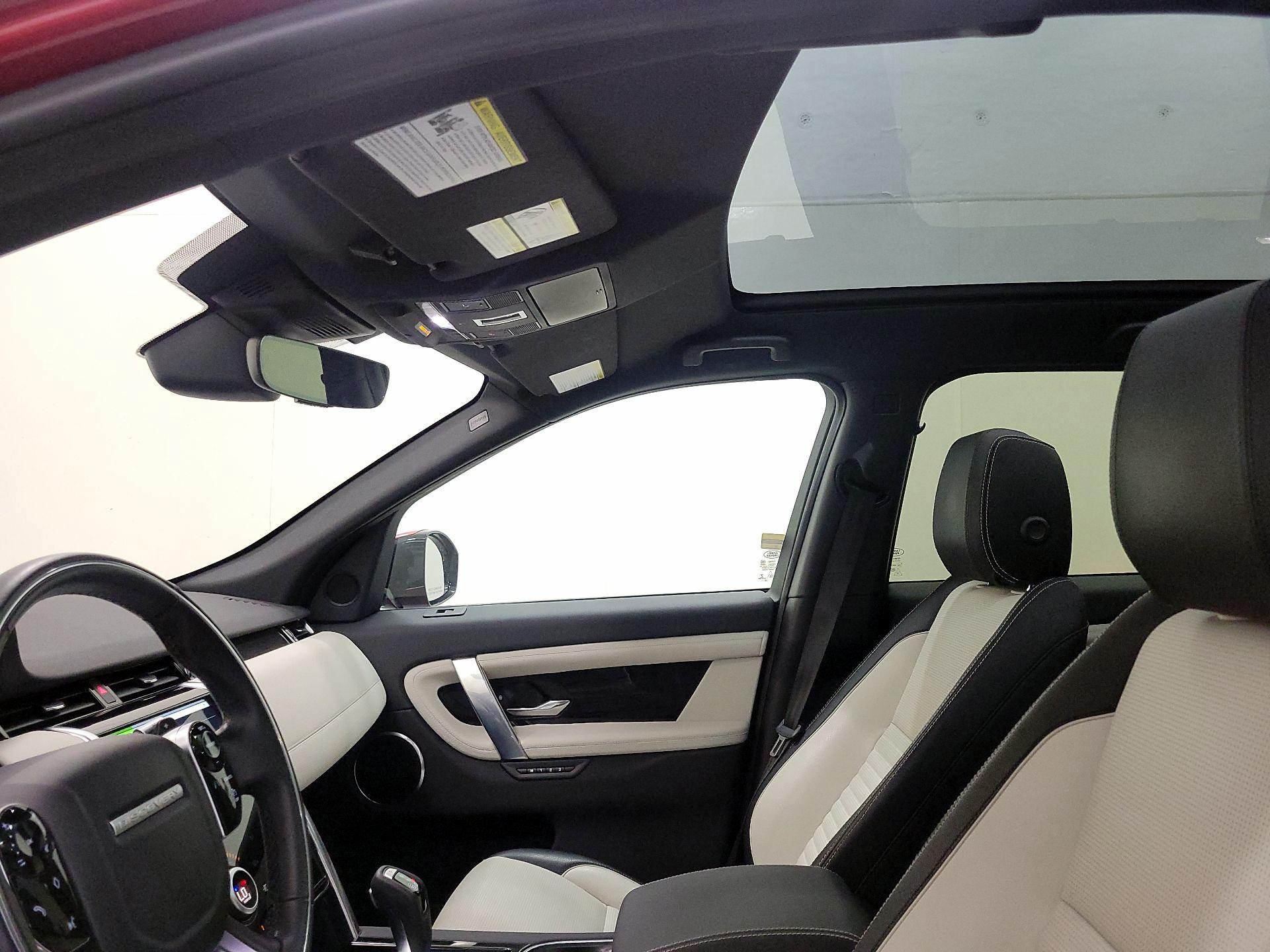 Thumbnail: 2020 Land Rover Discovery Sport - 18