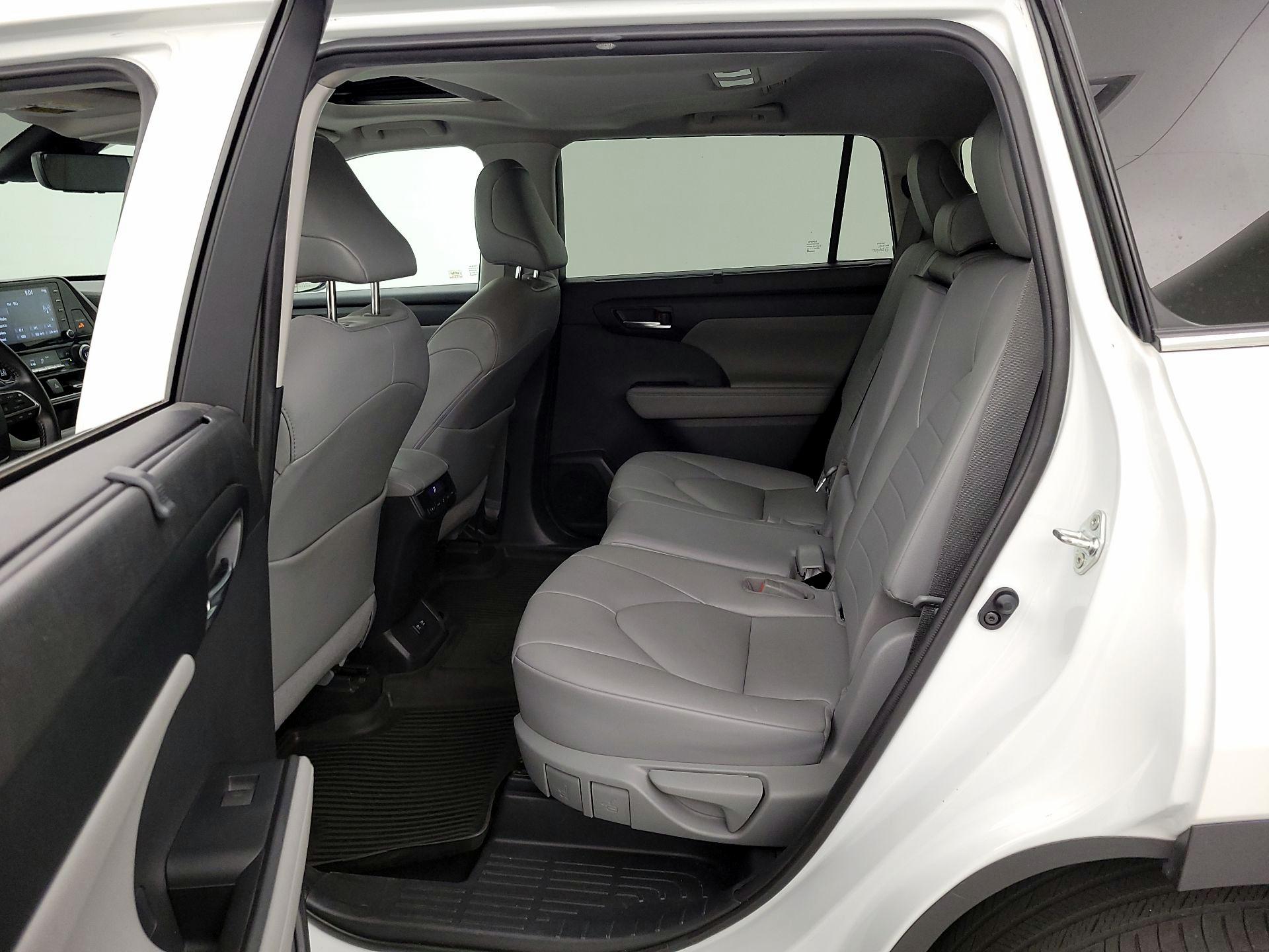 Thumbnail: 2020 Toyota Highlander - 20