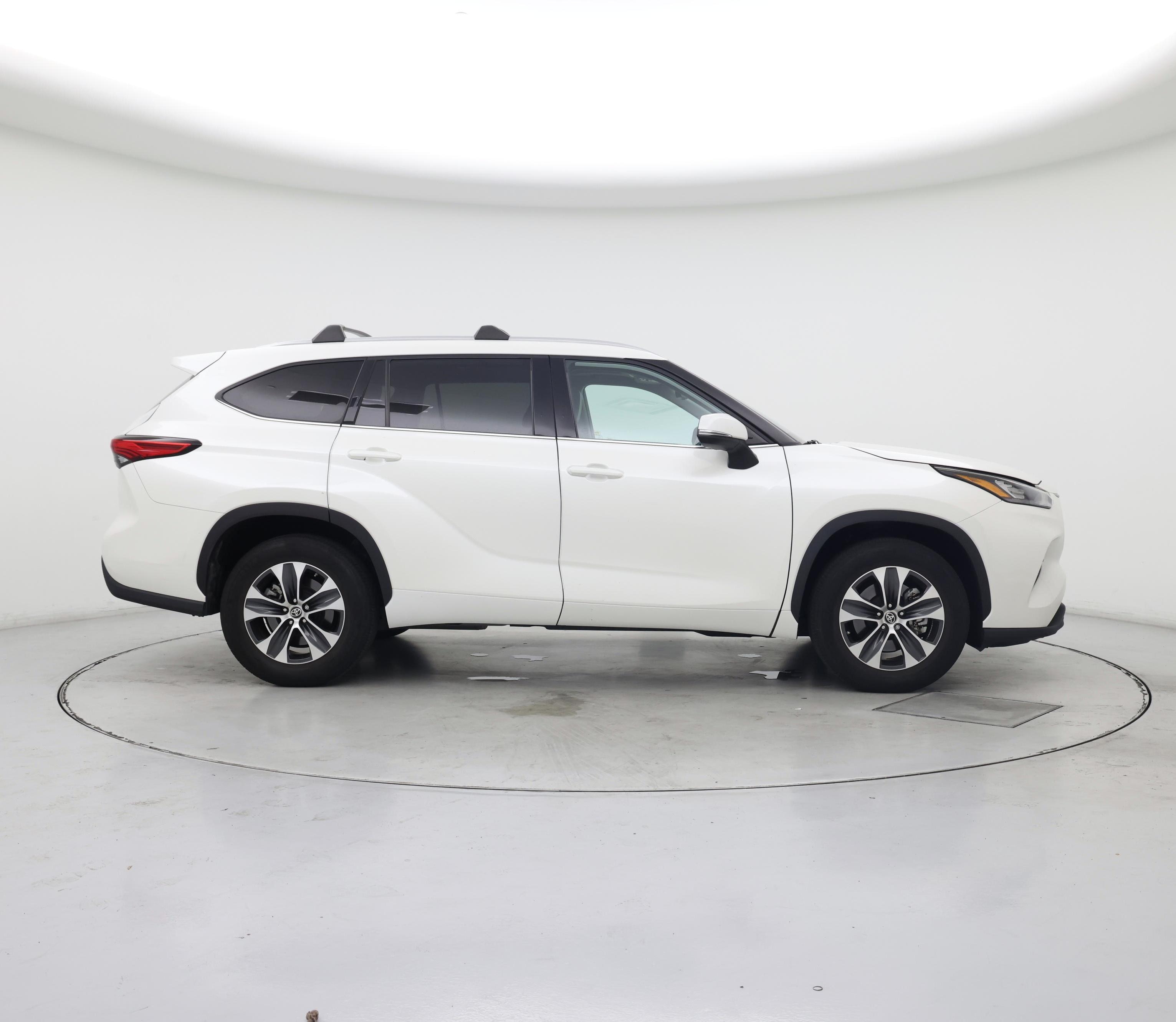 Thumbnail: 2020 Toyota Highlander - 7