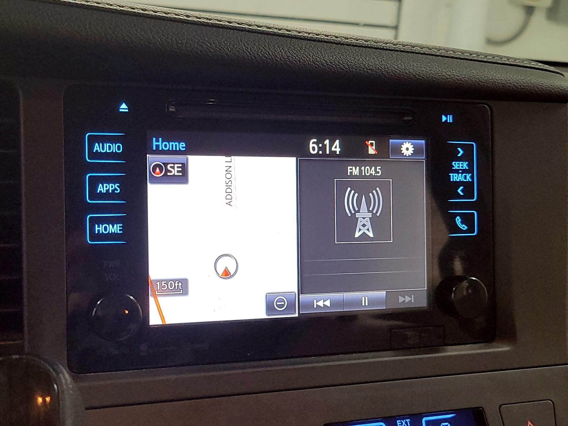 Thumbnail: 2017 Toyota Sienna - 14