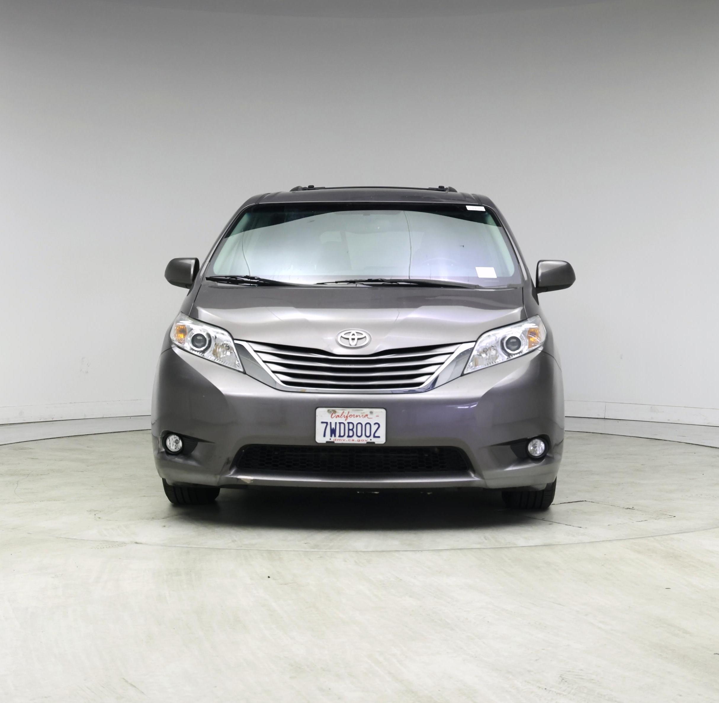 Thumbnail: 2017 Toyota Sienna - 5