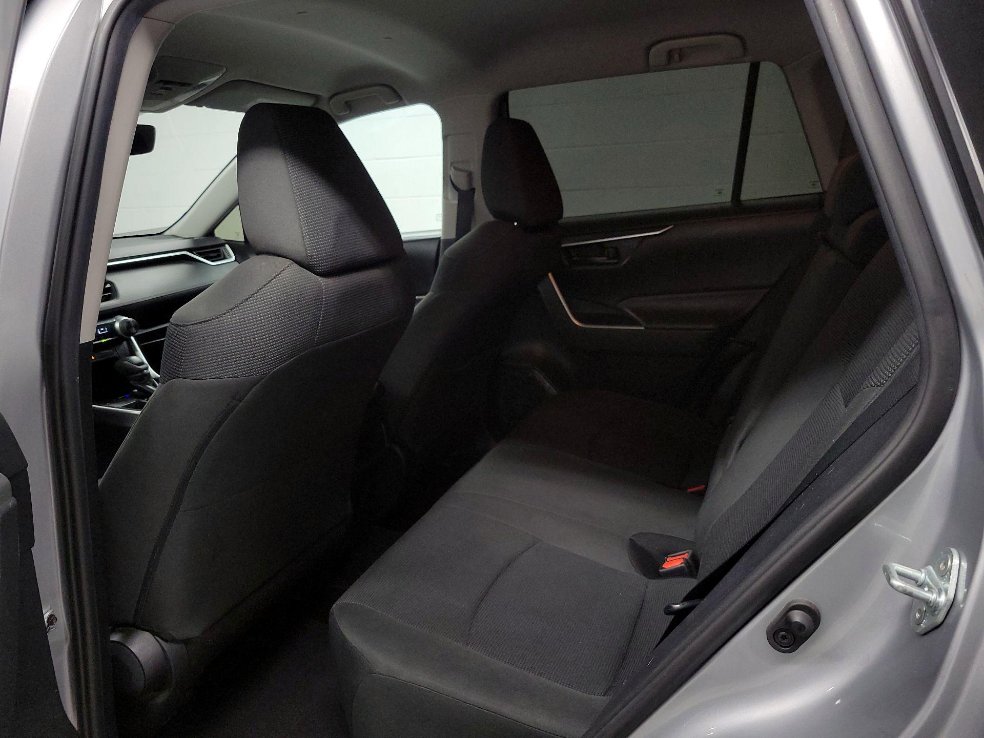 Thumbnail: 2019 Toyota RAV4 - 17