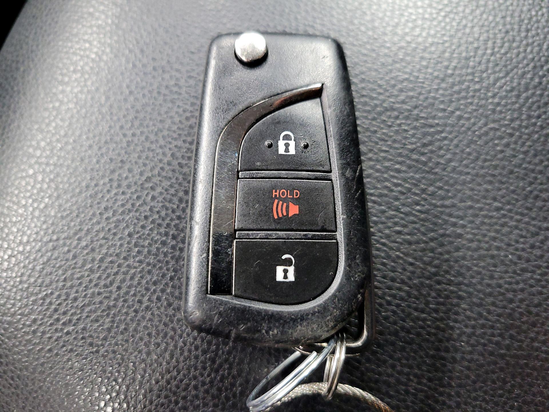 Thumbnail: 2019 Toyota RAV4 - 20