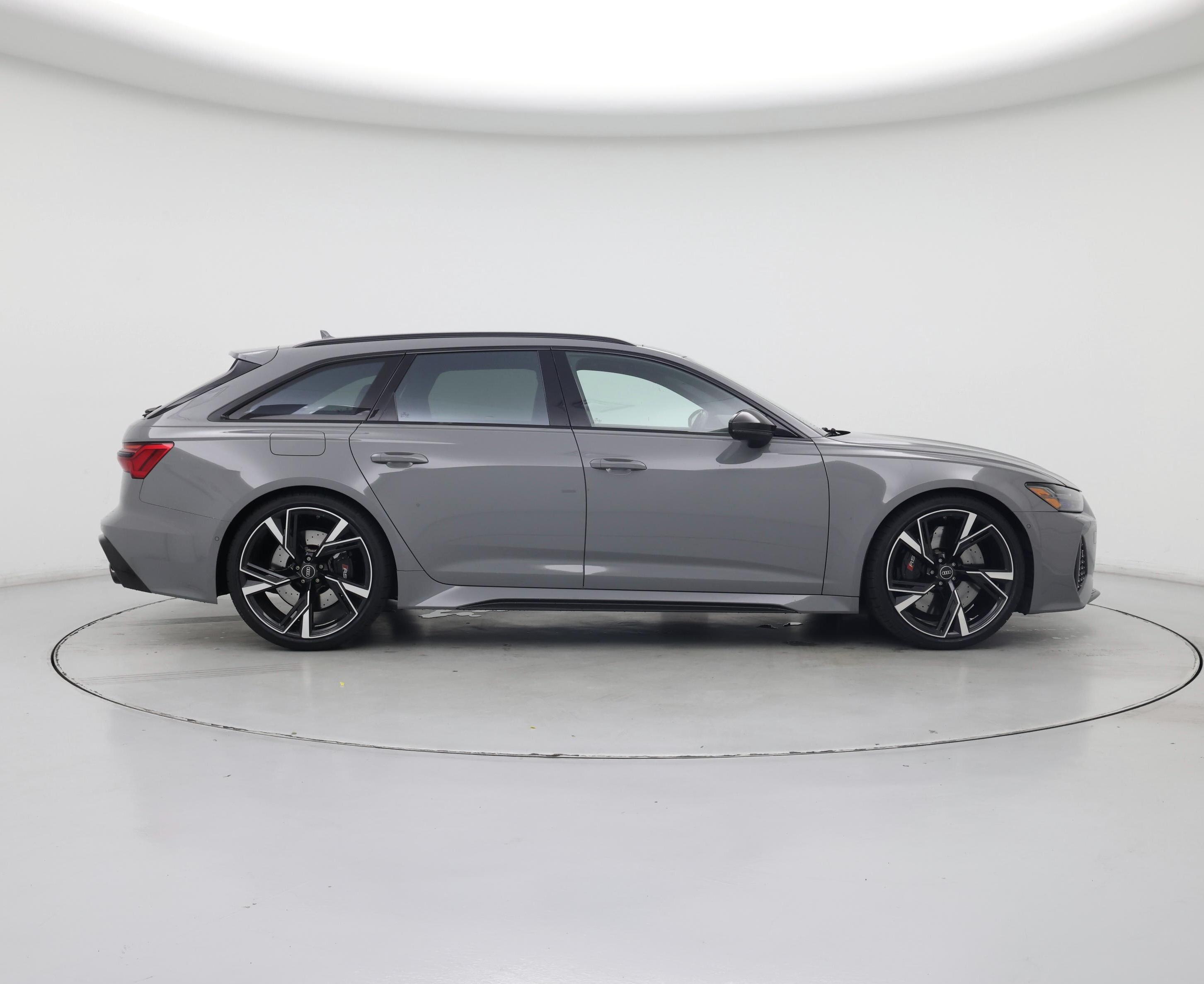 Thumbnail: 2021 Audi RS 6 - 7