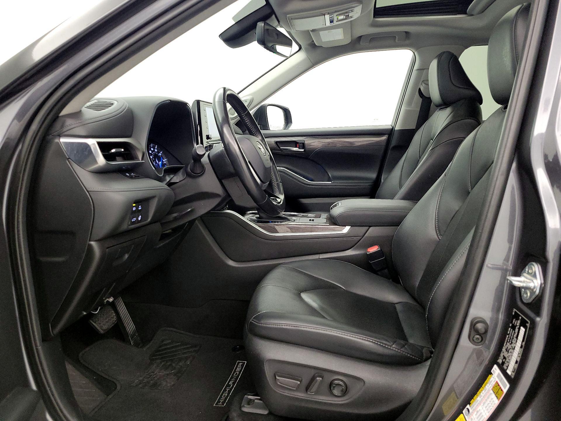 Thumbnail: 2020 Toyota Highlander - 11