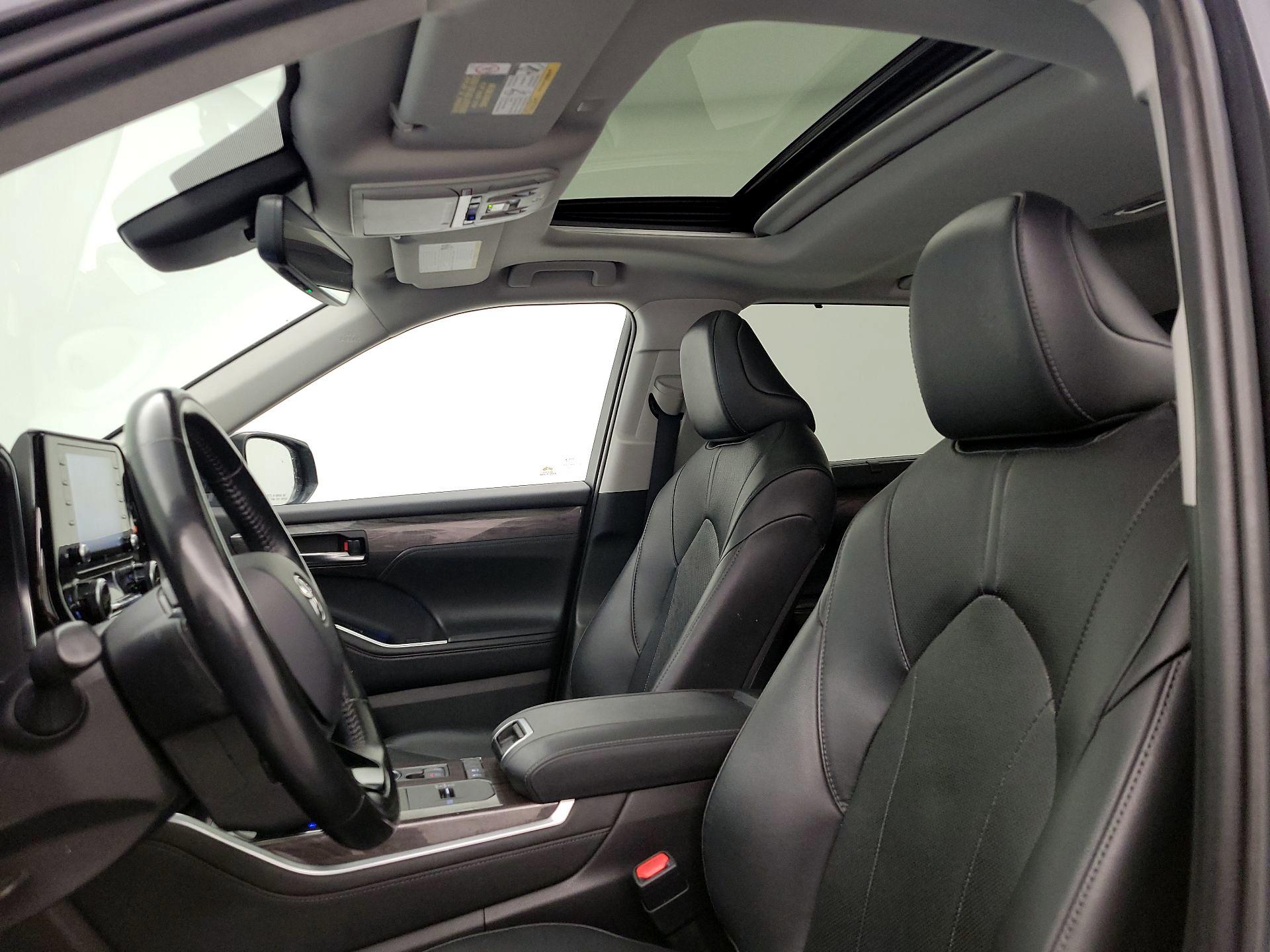 Thumbnail: 2020 Toyota Highlander - 20