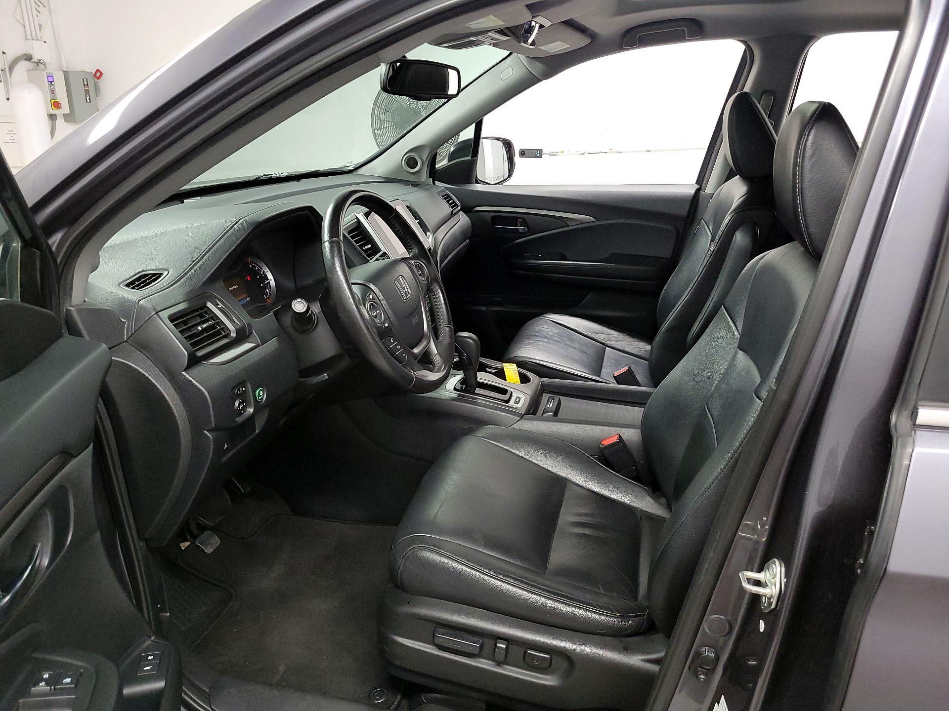 Thumbnail: 2018 Honda Pilot - 11