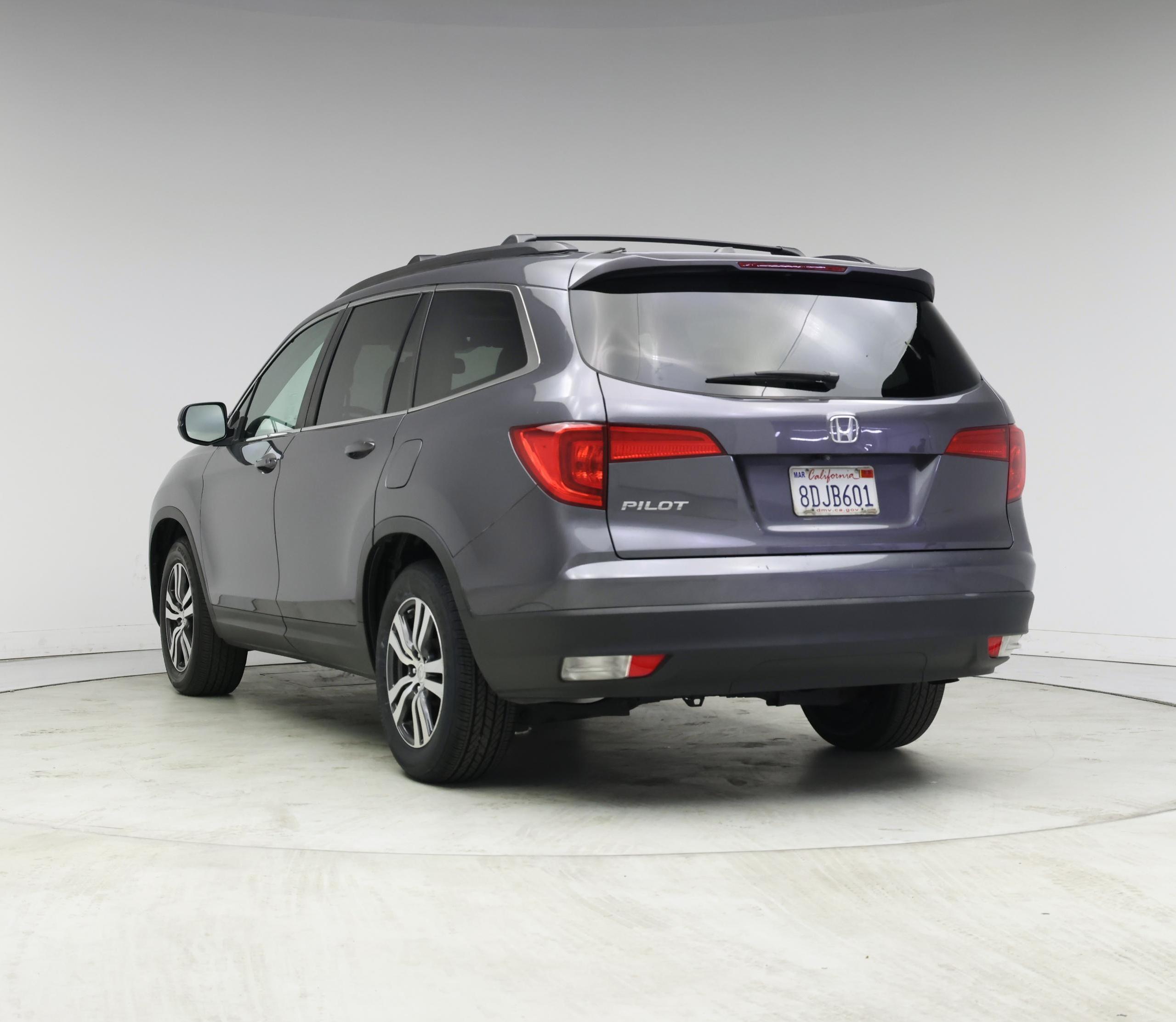 Thumbnail: 2018 Honda Pilot - 2