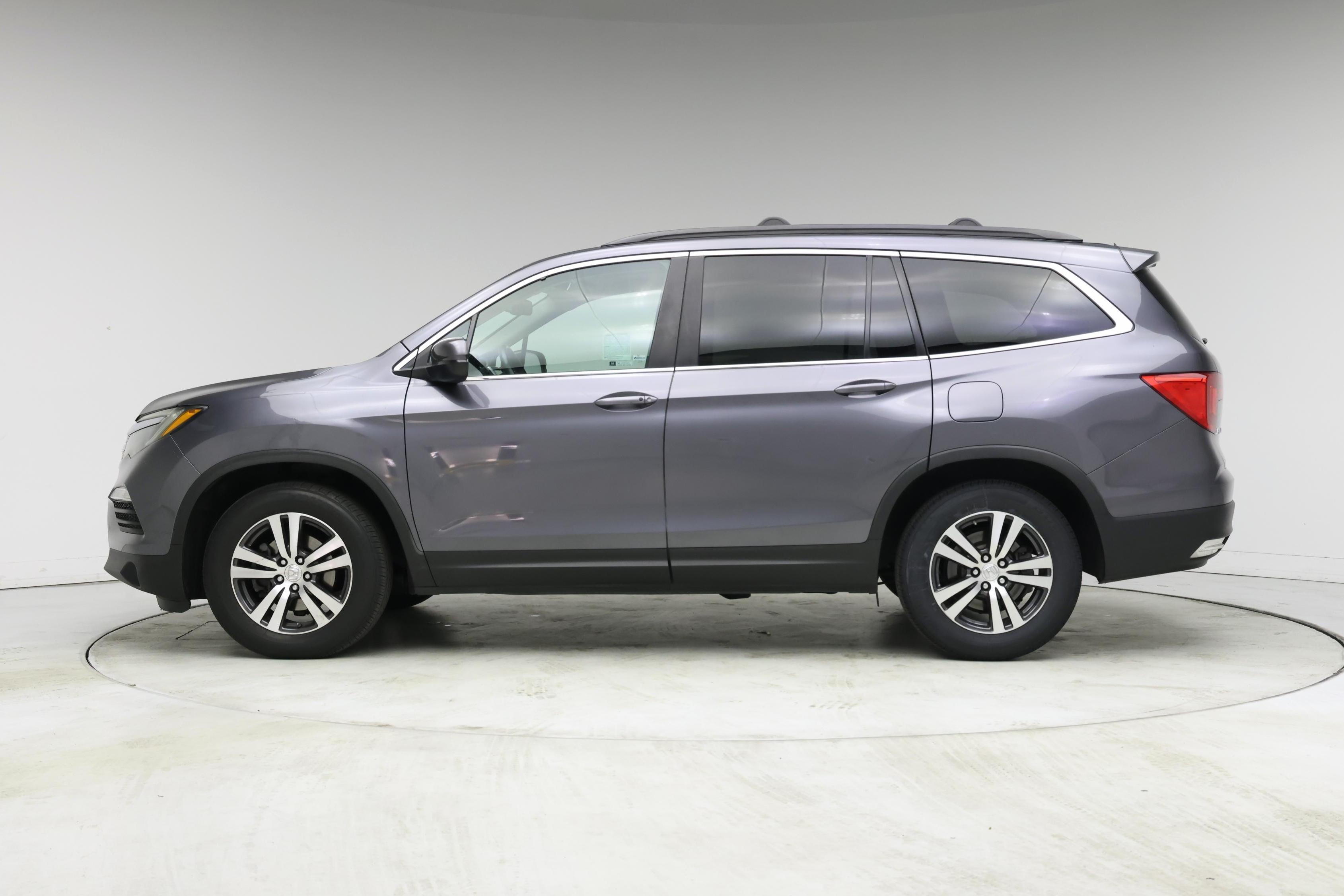 Thumbnail: 2018 Honda Pilot - 3