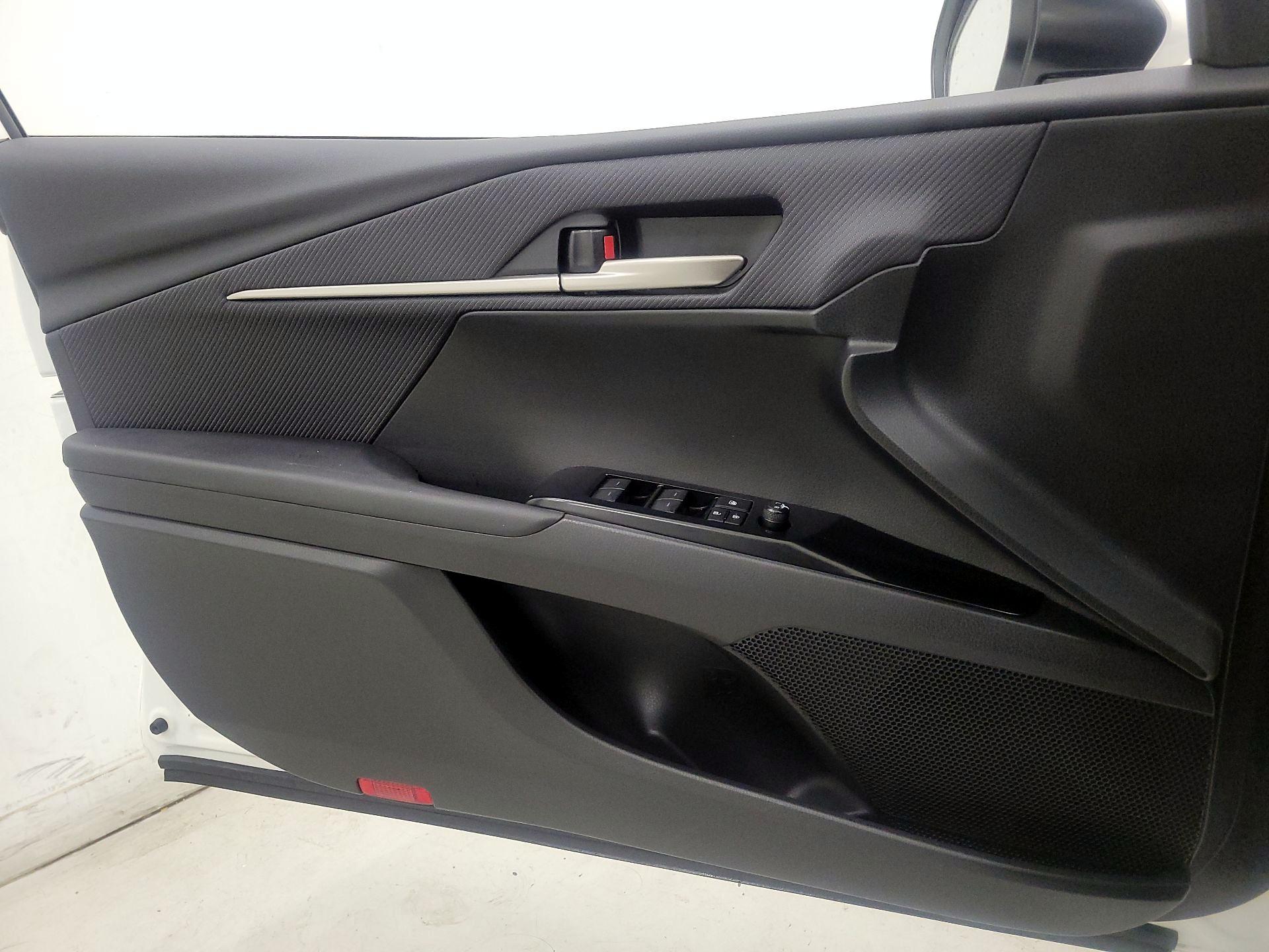 Thumbnail: 2025 Toyota Camry - 12