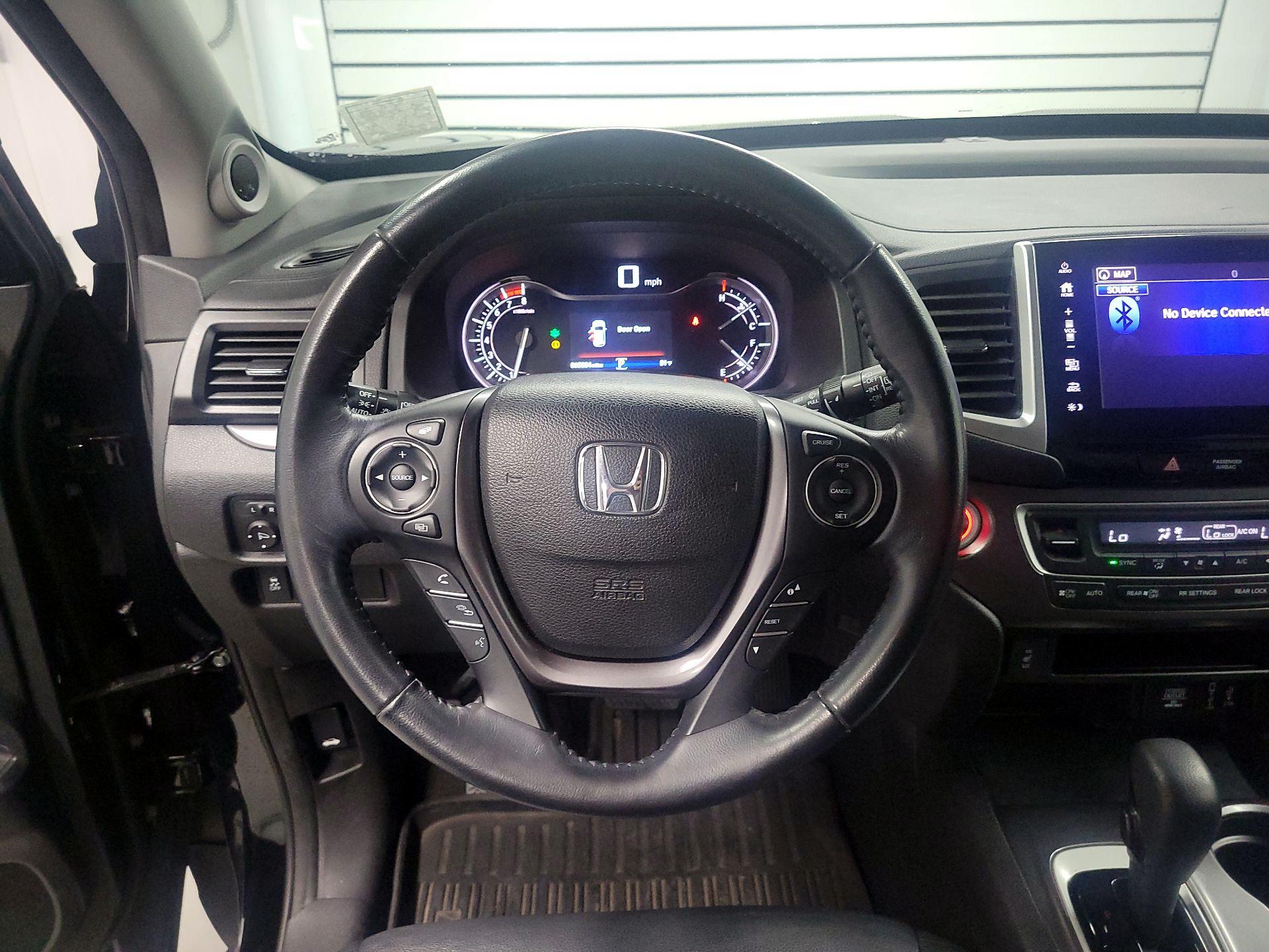 Thumbnail: 2018 Honda Pilot - 10