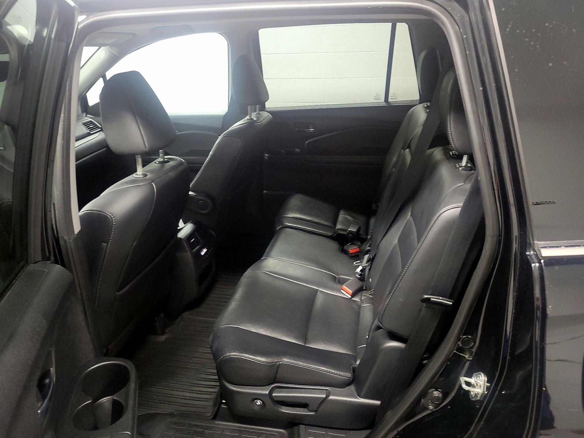 Thumbnail: 2018 Honda Pilot - 17