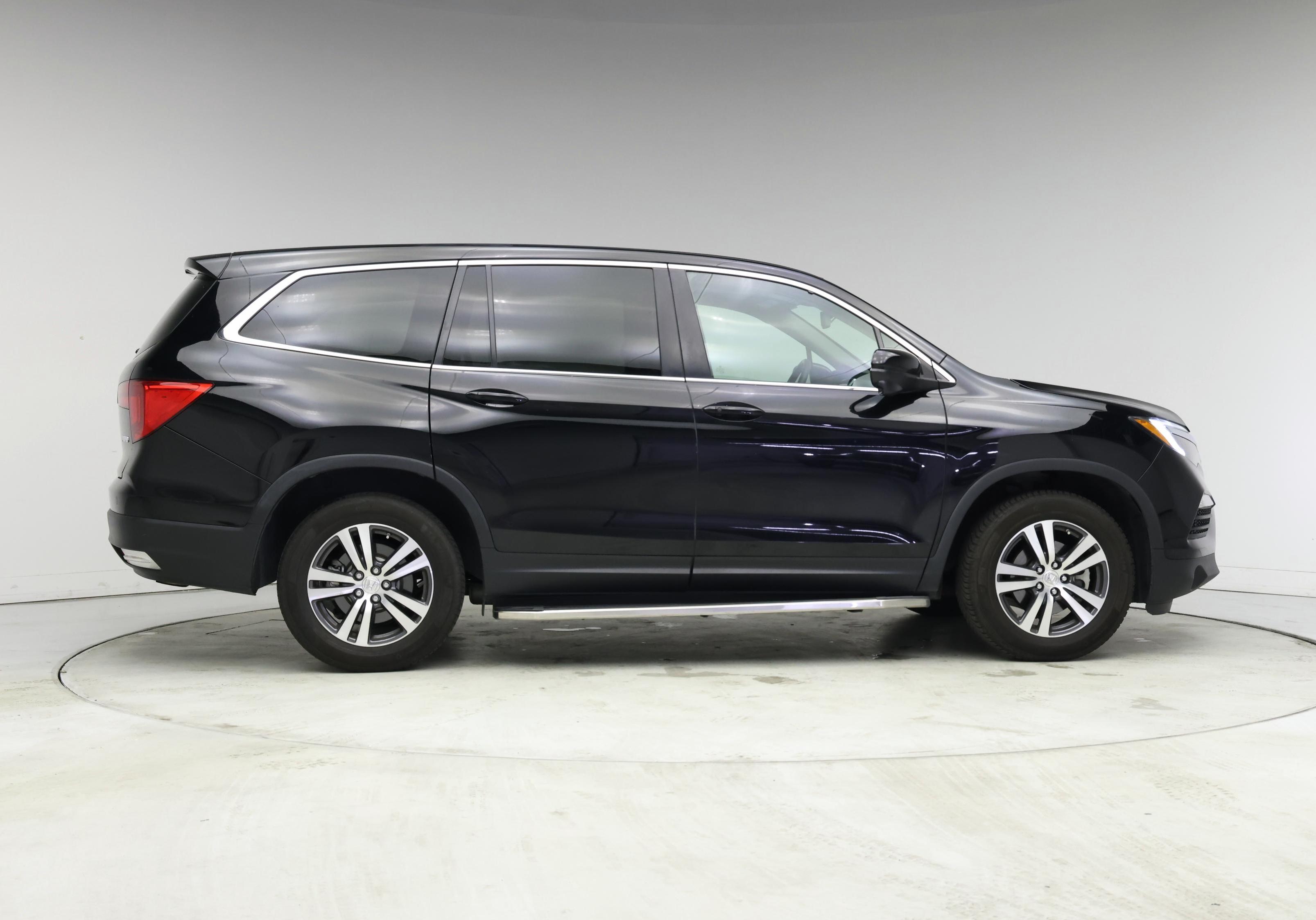 Thumbnail: 2018 Honda Pilot - 7