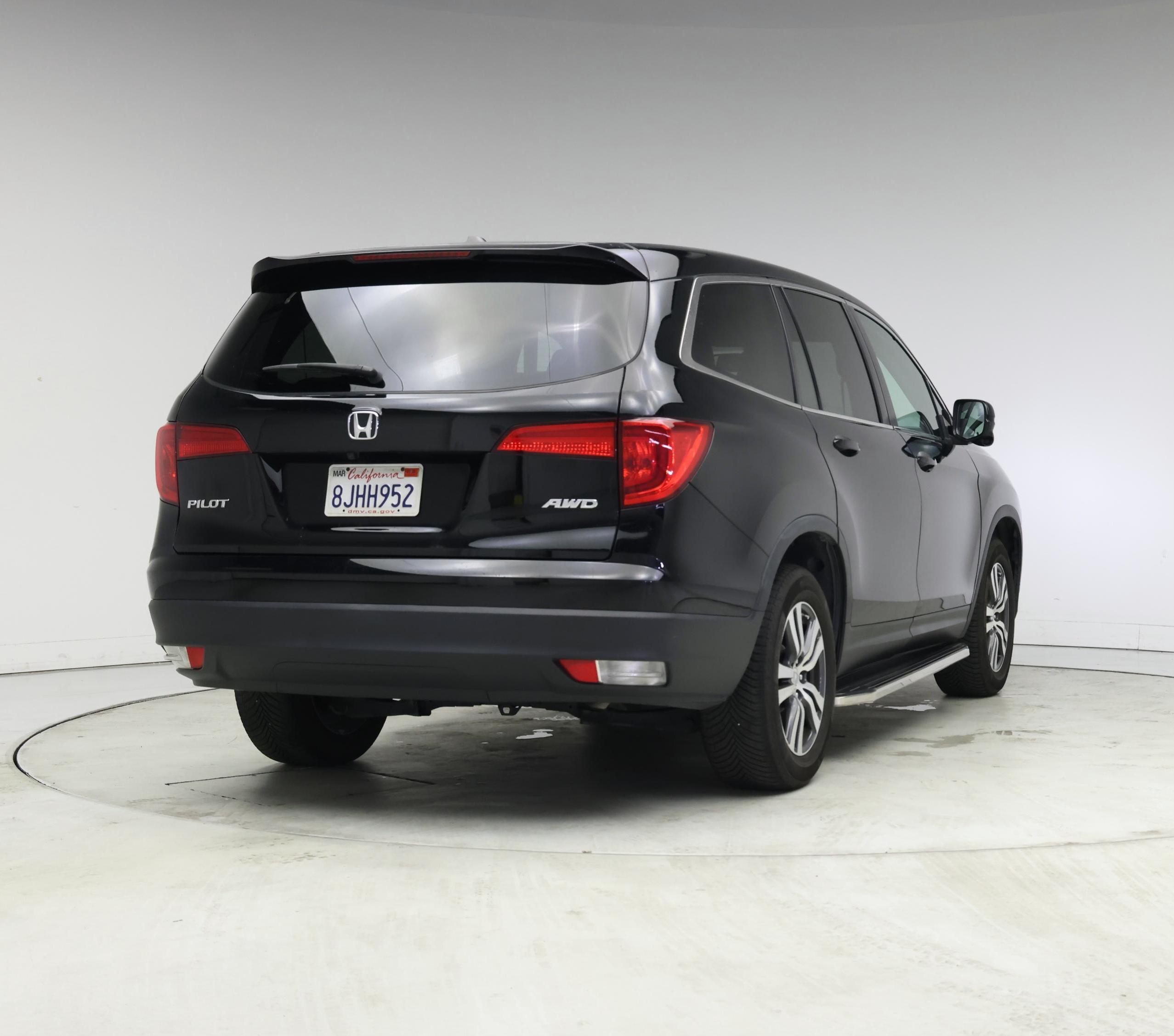 Thumbnail: 2018 Honda Pilot - 8