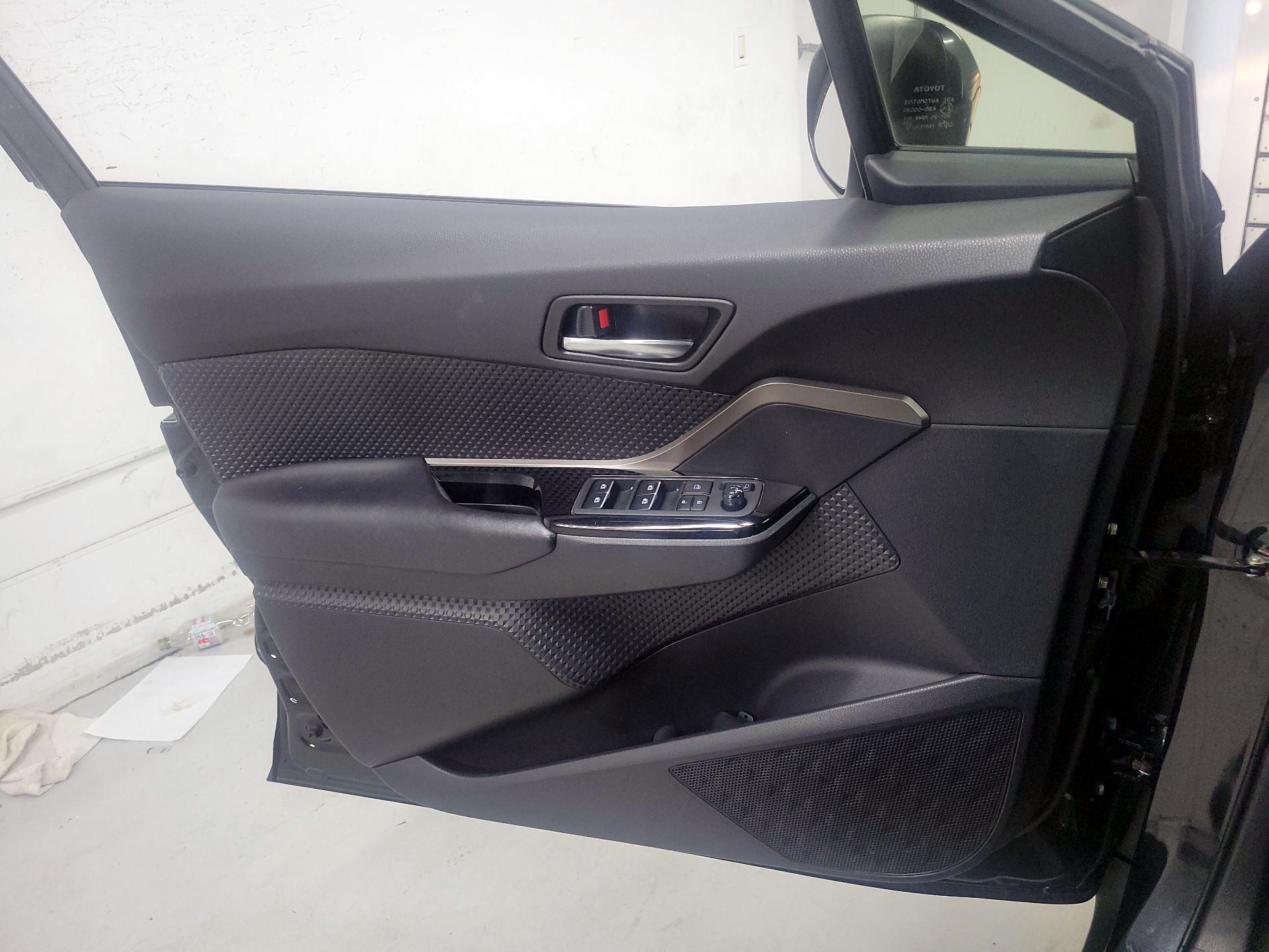 Thumbnail: 2019 Toyota C-HR - 12
