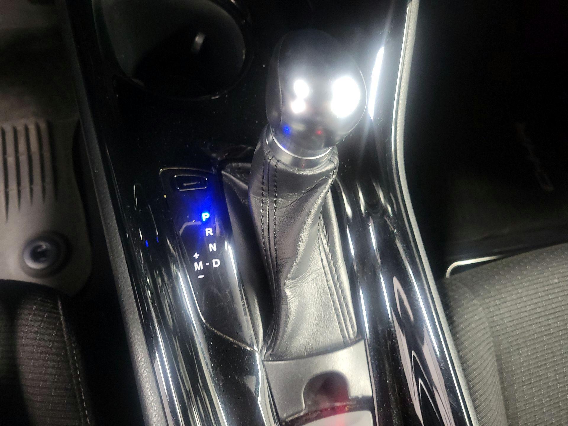 Thumbnail: 2019 Toyota C-HR - 16