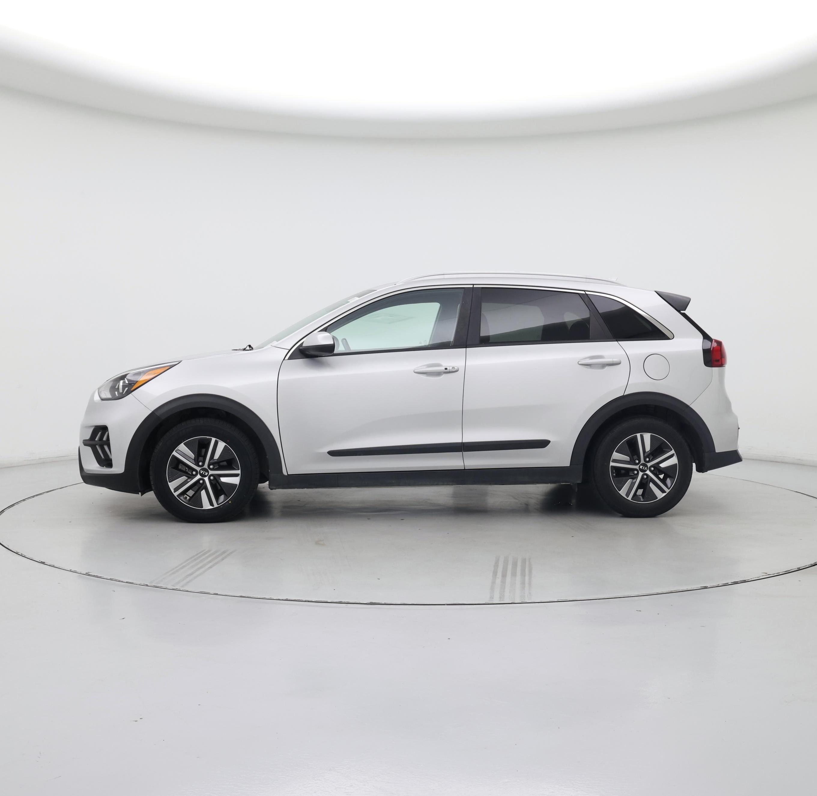 Thumbnail: 2020 Kia Niro - 3