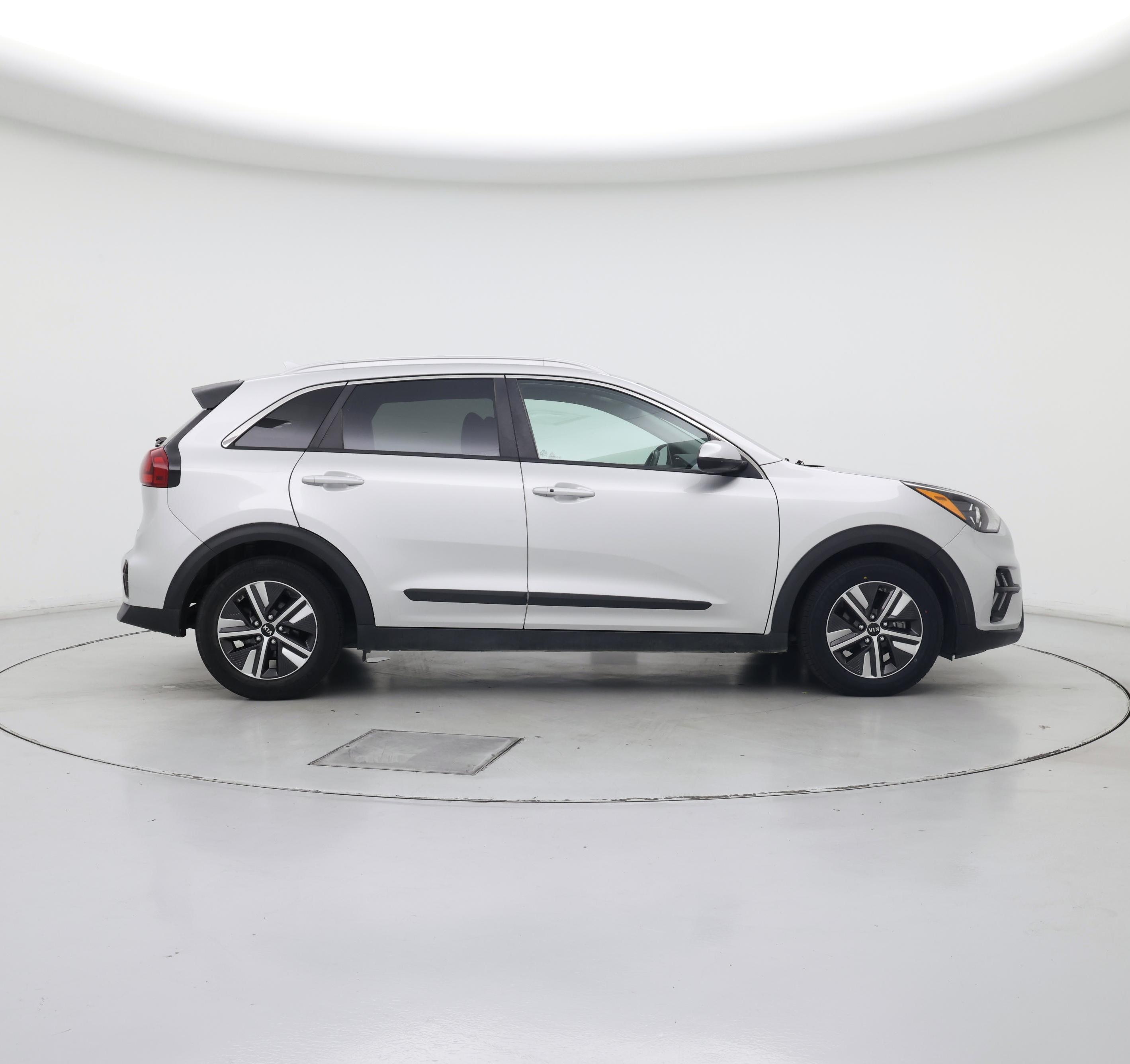 Thumbnail: 2020 Kia Niro - 7