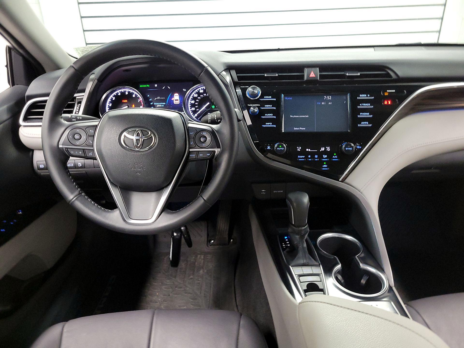 Thumbnail: 2018 Toyota Camry - 9