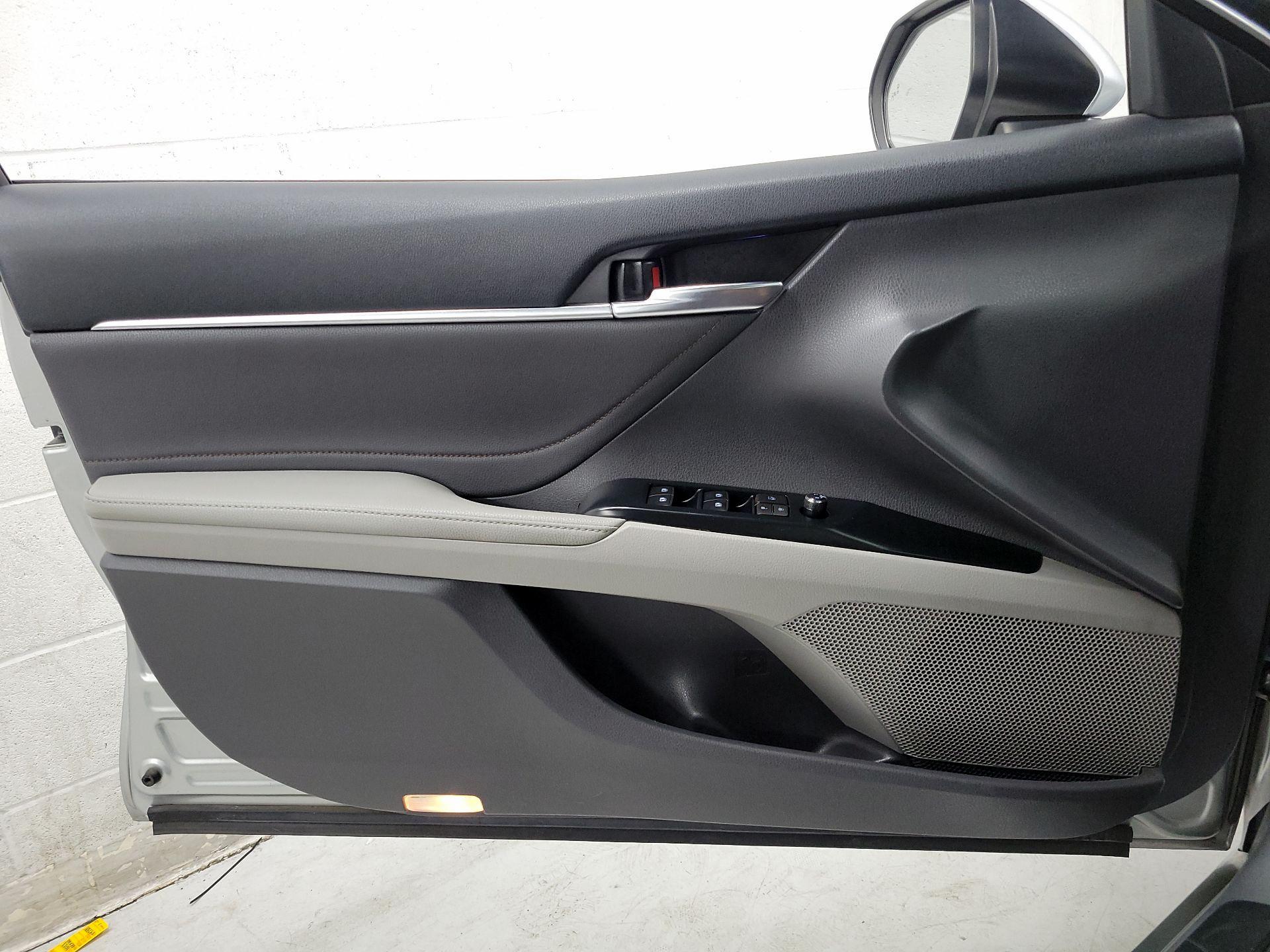 Thumbnail: 2018 Toyota Camry - 12