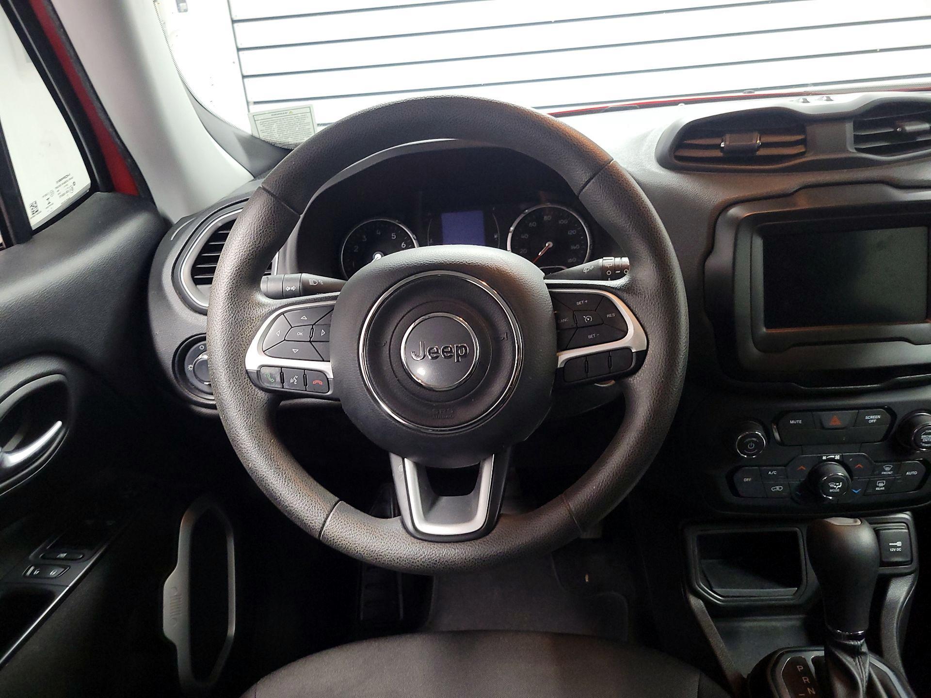 Thumbnail: 2018 Jeep Renegade - 10