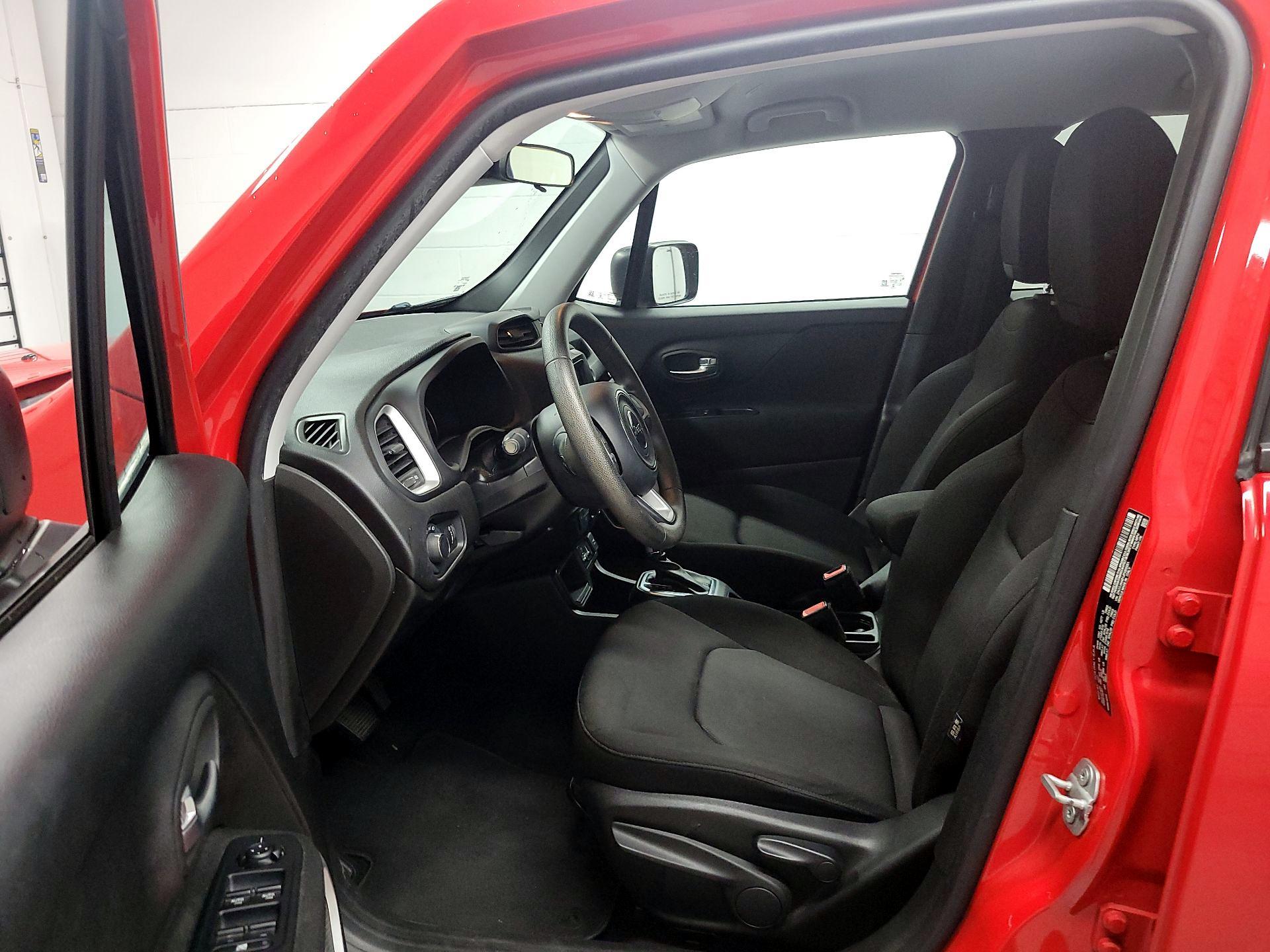 Thumbnail: 2018 Jeep Renegade - 11