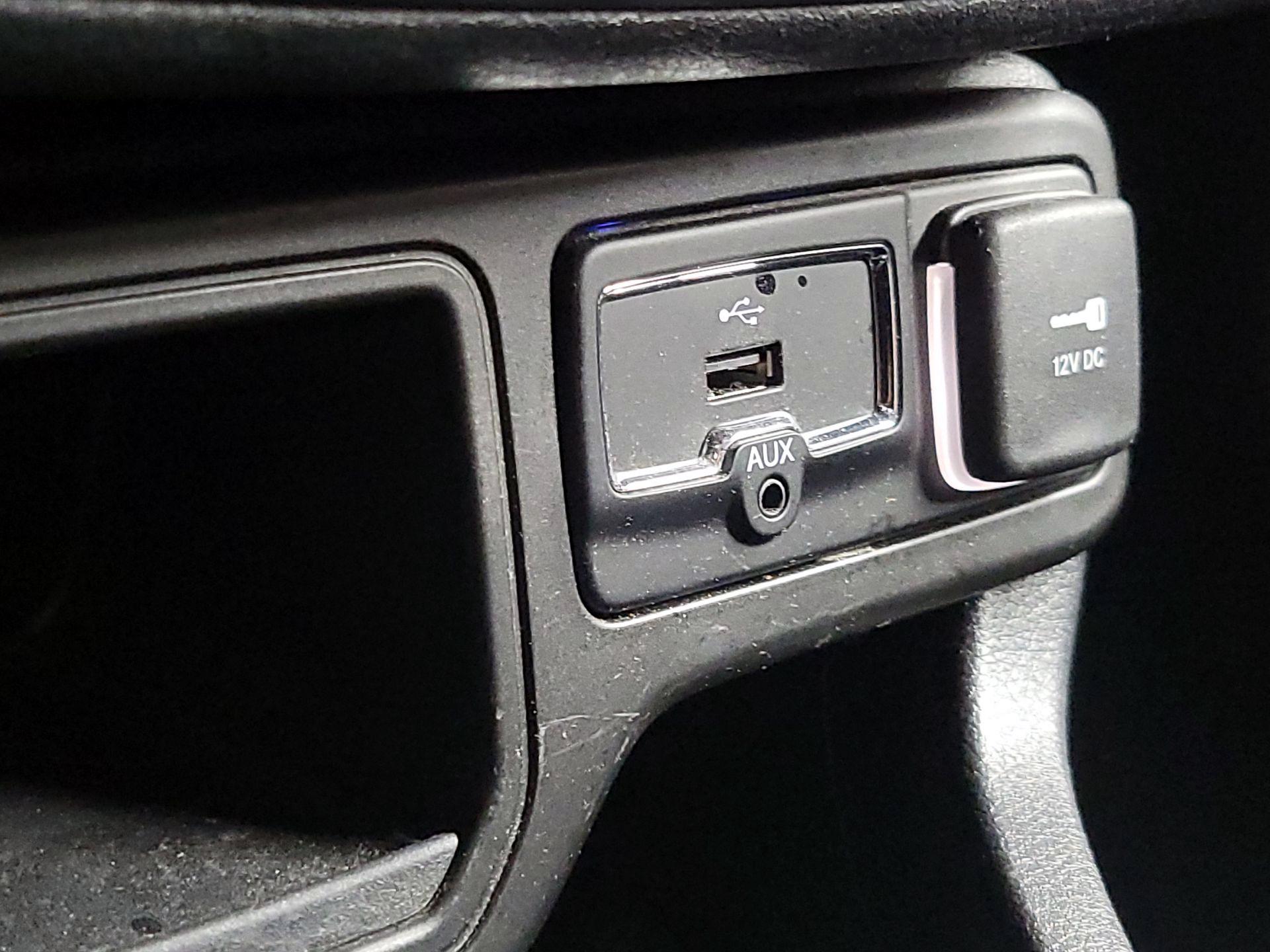 Thumbnail: 2018 Jeep Renegade - 18